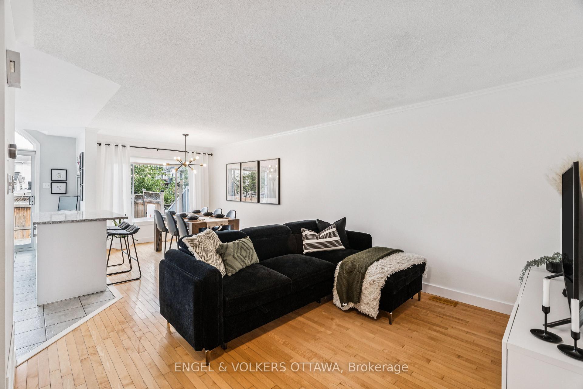 Photo 9 of 6285 Sablewood Place, Ottawa, Chapel Hill — HOMEH