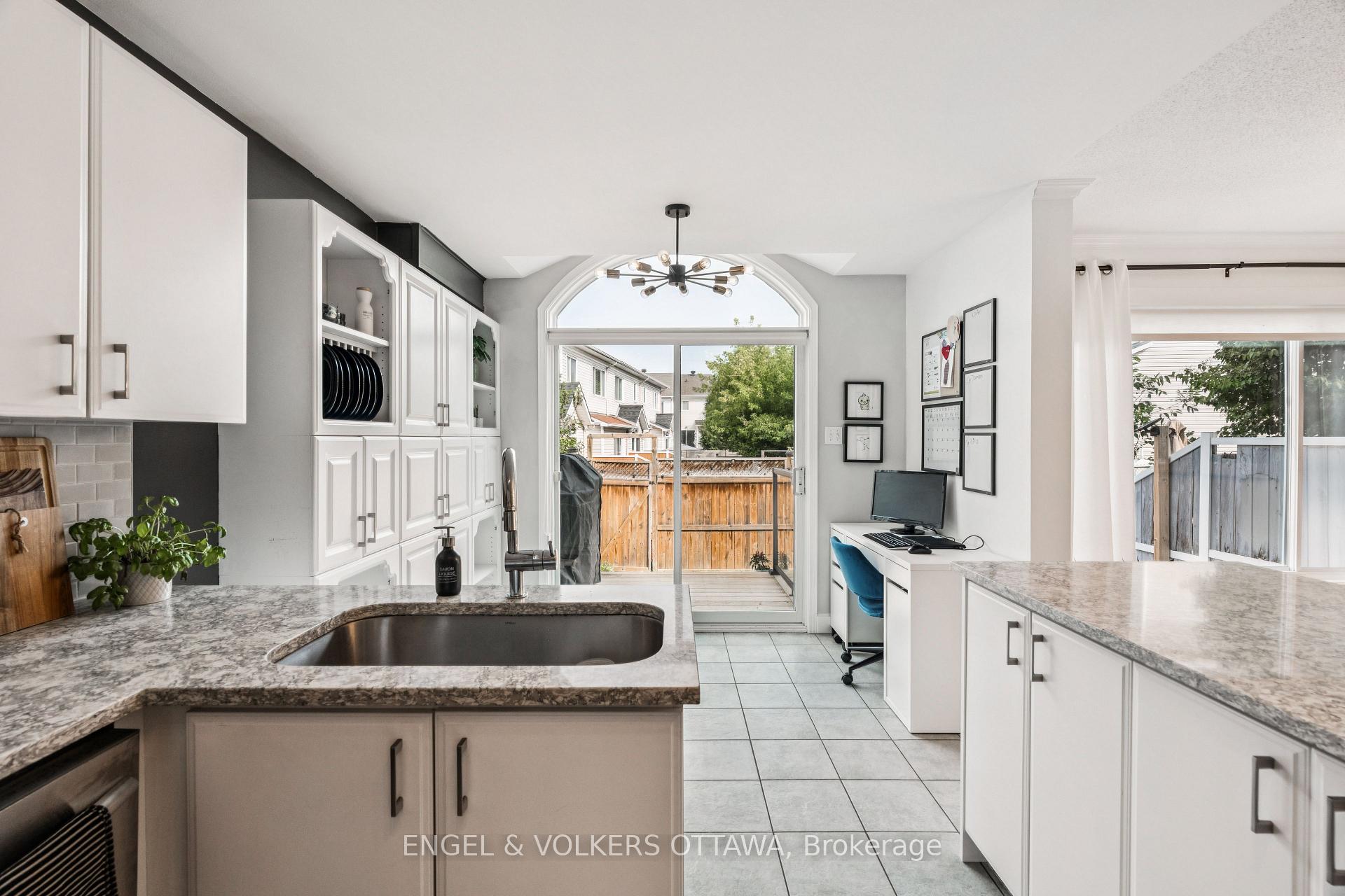 Photo 13 of 6285 Sablewood Place, Ottawa, Chapel Hill — HOMEH