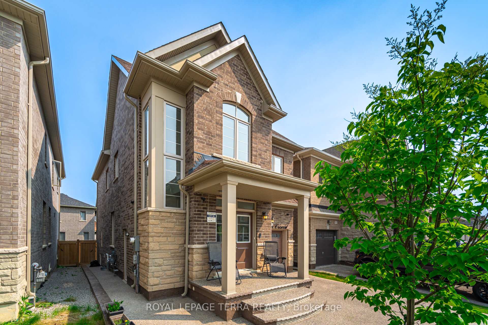 Photo 2 of 47 Cobriza Crescent, Brampton, Northwest Brampton — HOMEH