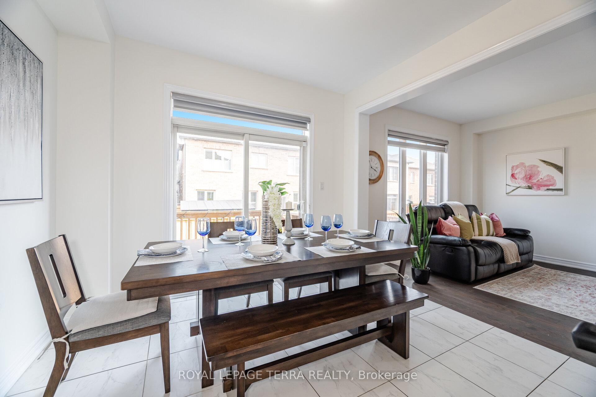 Photo 11 of 47 Cobriza Crescent, Brampton, Northwest Brampton — HOMEH