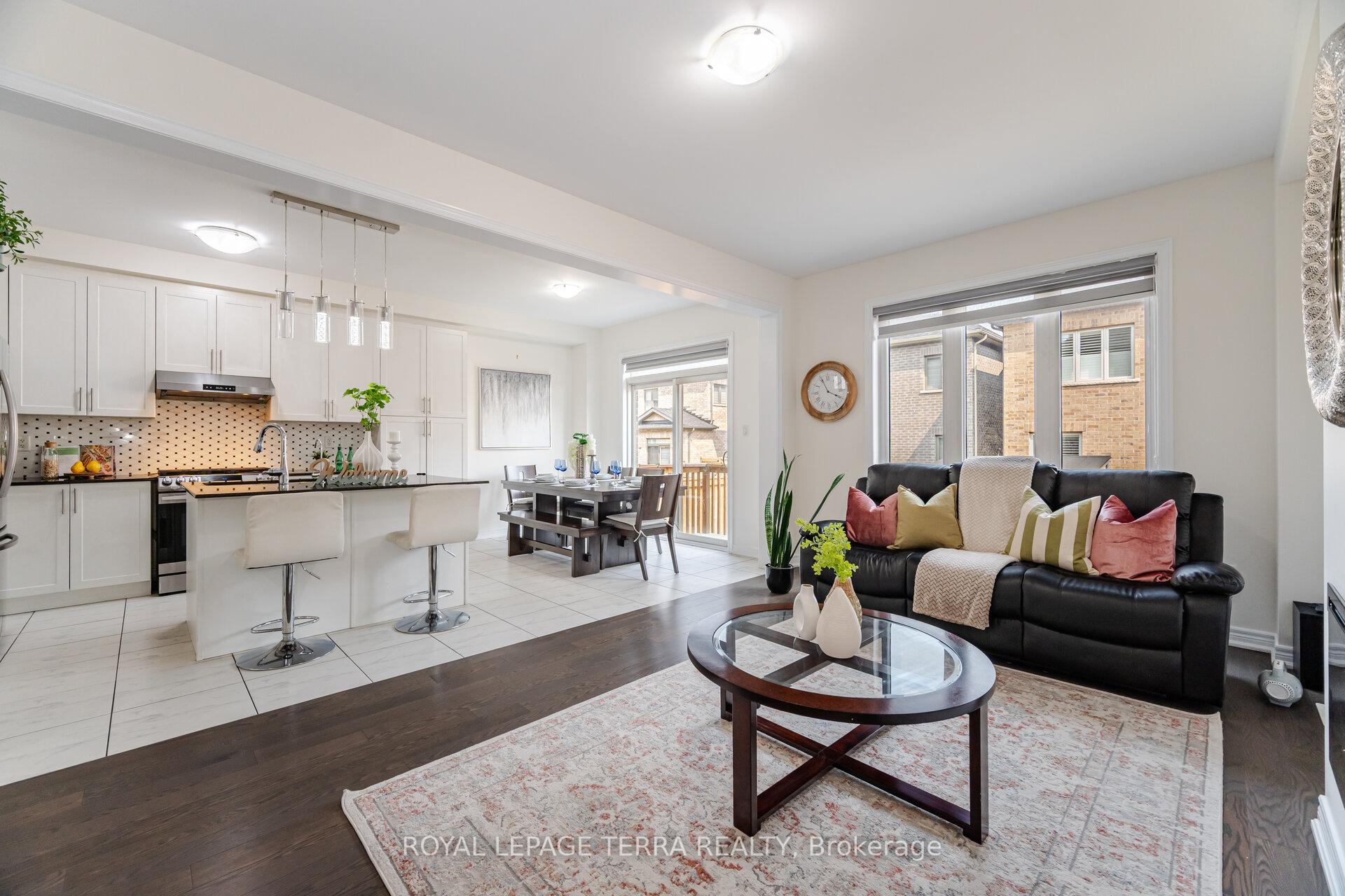 Photo 15 of 47 Cobriza Crescent, Brampton, Northwest Brampton — HOMEH
