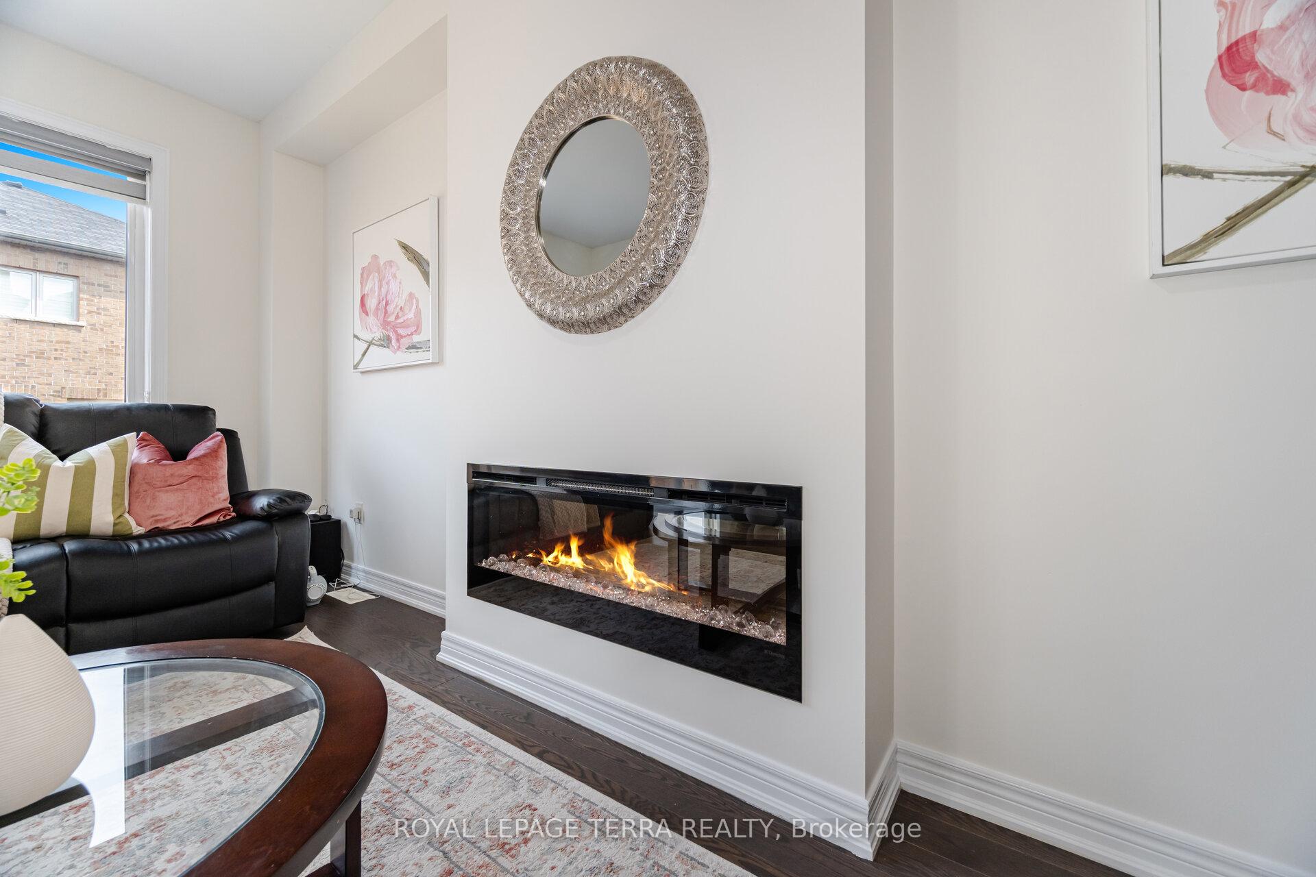 Photo 13 of 47 Cobriza Crescent, Brampton, Northwest Brampton — HOMEH