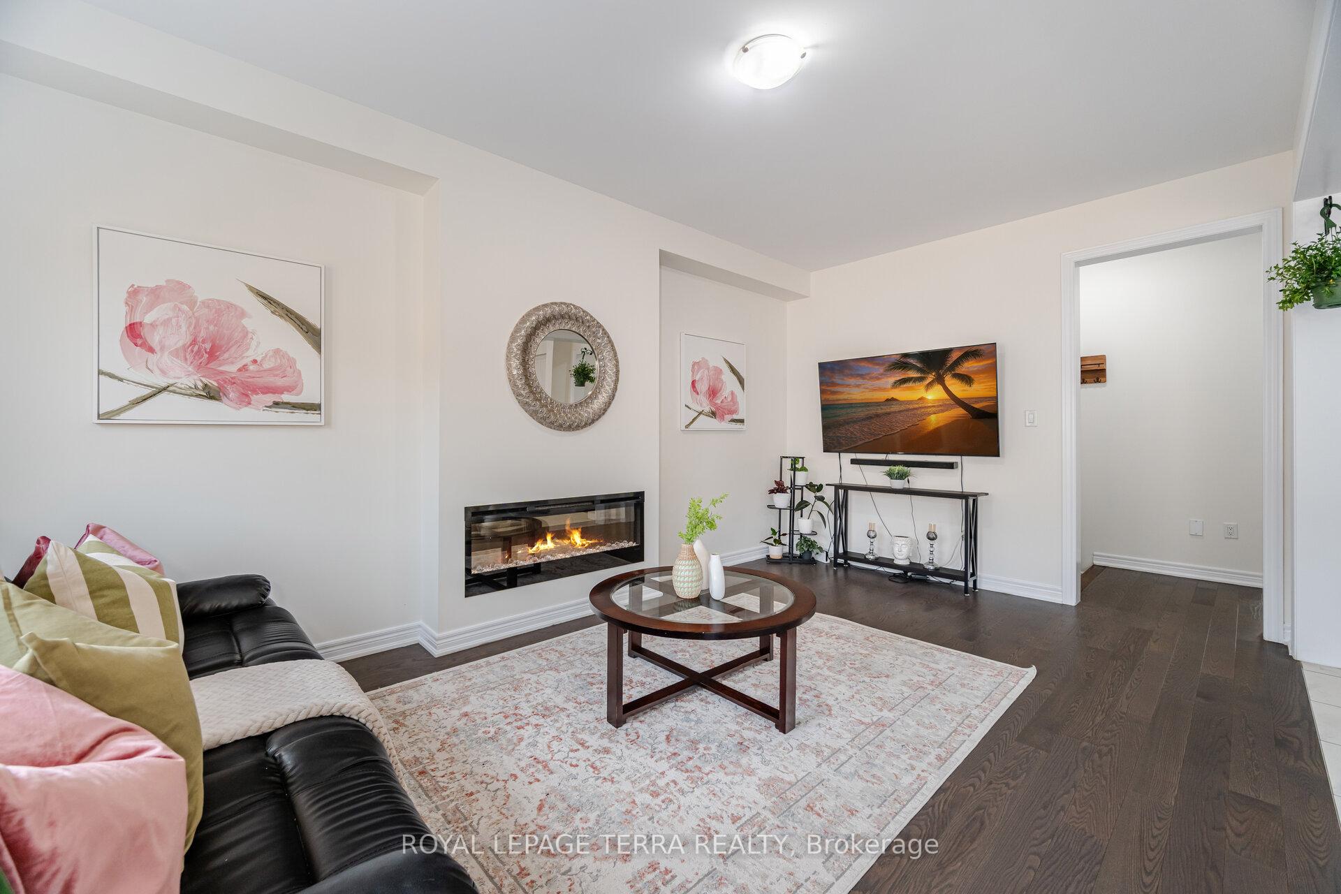 Photo 12 of 47 Cobriza Crescent, Brampton, Northwest Brampton — HOMEH