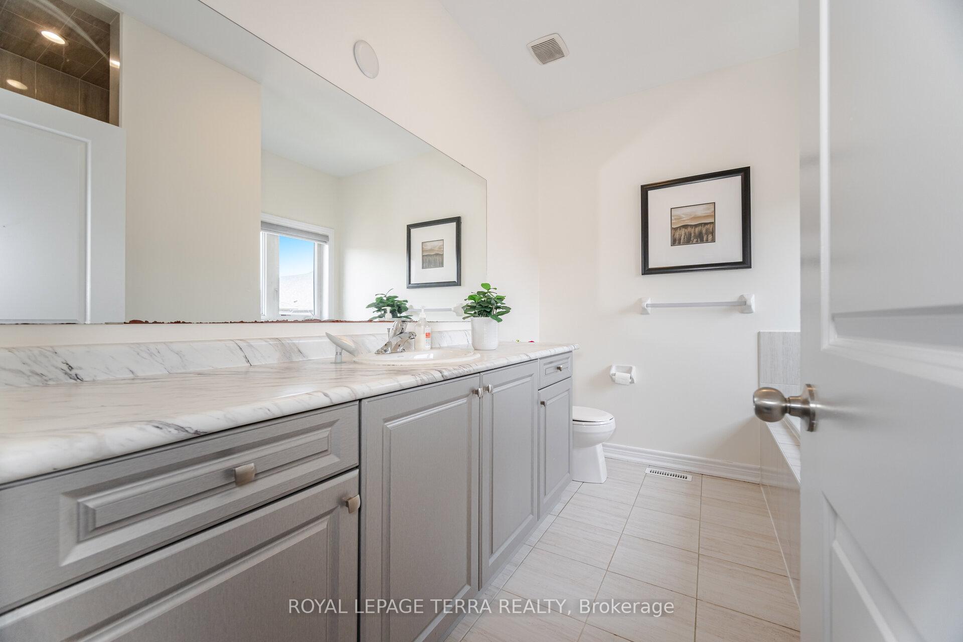 Photo 20 of 47 Cobriza Crescent, Brampton, Northwest Brampton — HOMEH