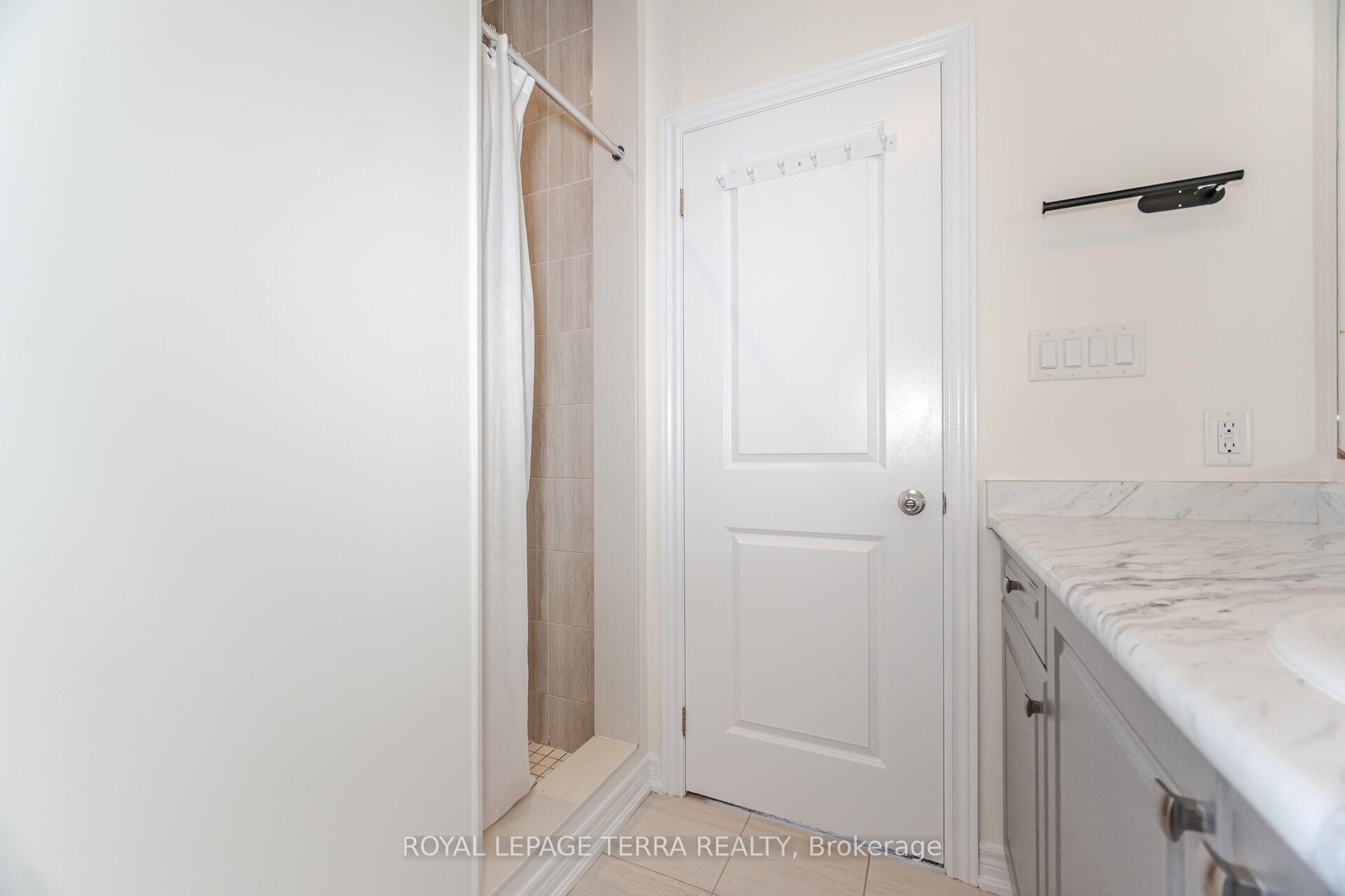 Photo 18 of 47 Cobriza Crescent, Brampton, Northwest Brampton — HOMEH