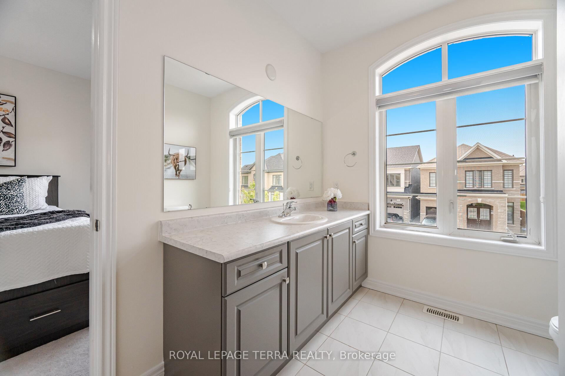 Photo 29 of 47 Cobriza Crescent, Brampton, Northwest Brampton — HOMEH