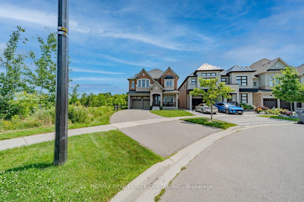 Photo 5 of 22 Malaspina Close N, Brampton, Bram West — HOMEH