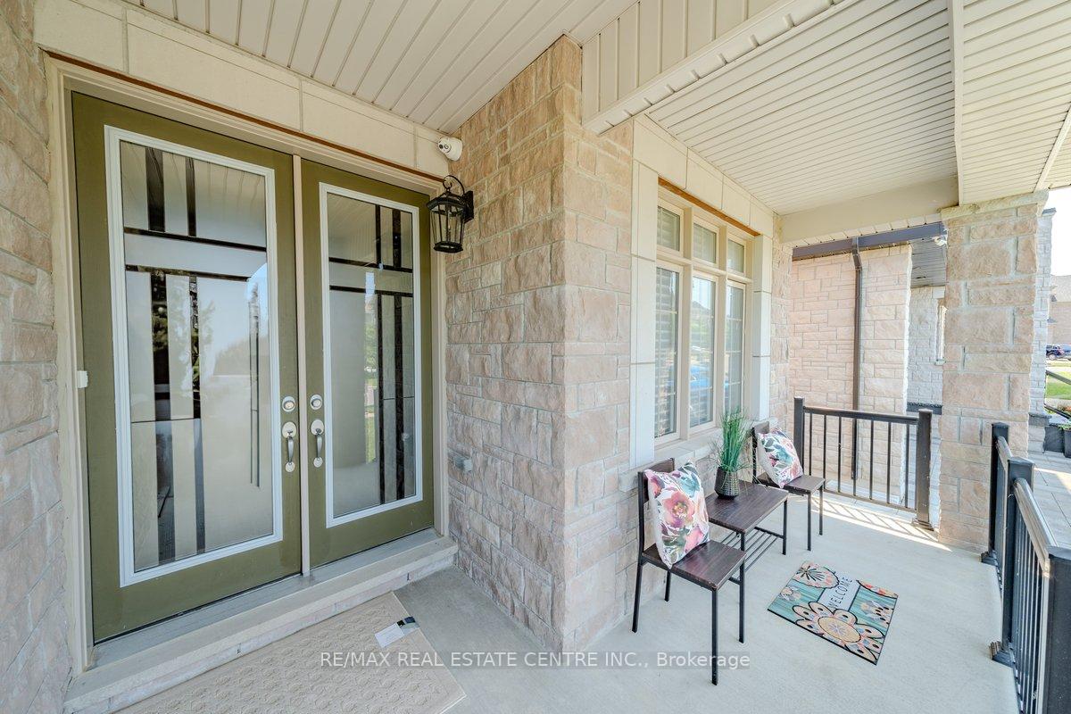 Photo 10 of 22 Malaspina Close N, Brampton, Bram West — HOMEH
