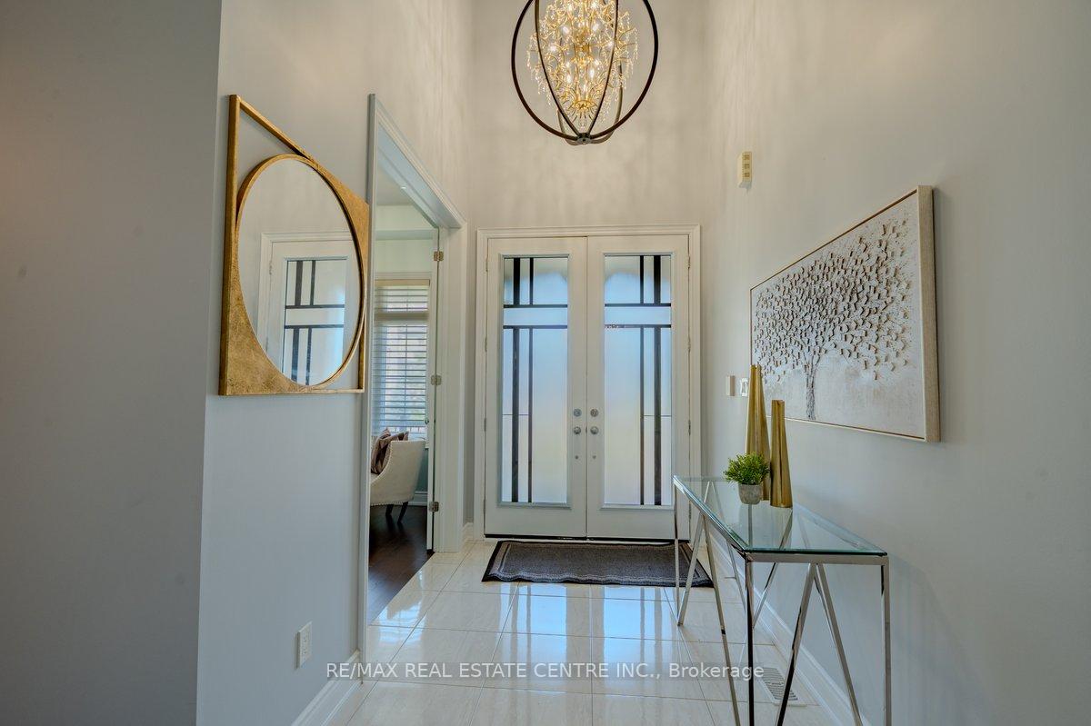 Photo 8 of 22 Malaspina Close N, Brampton, Bram West — HOMEH