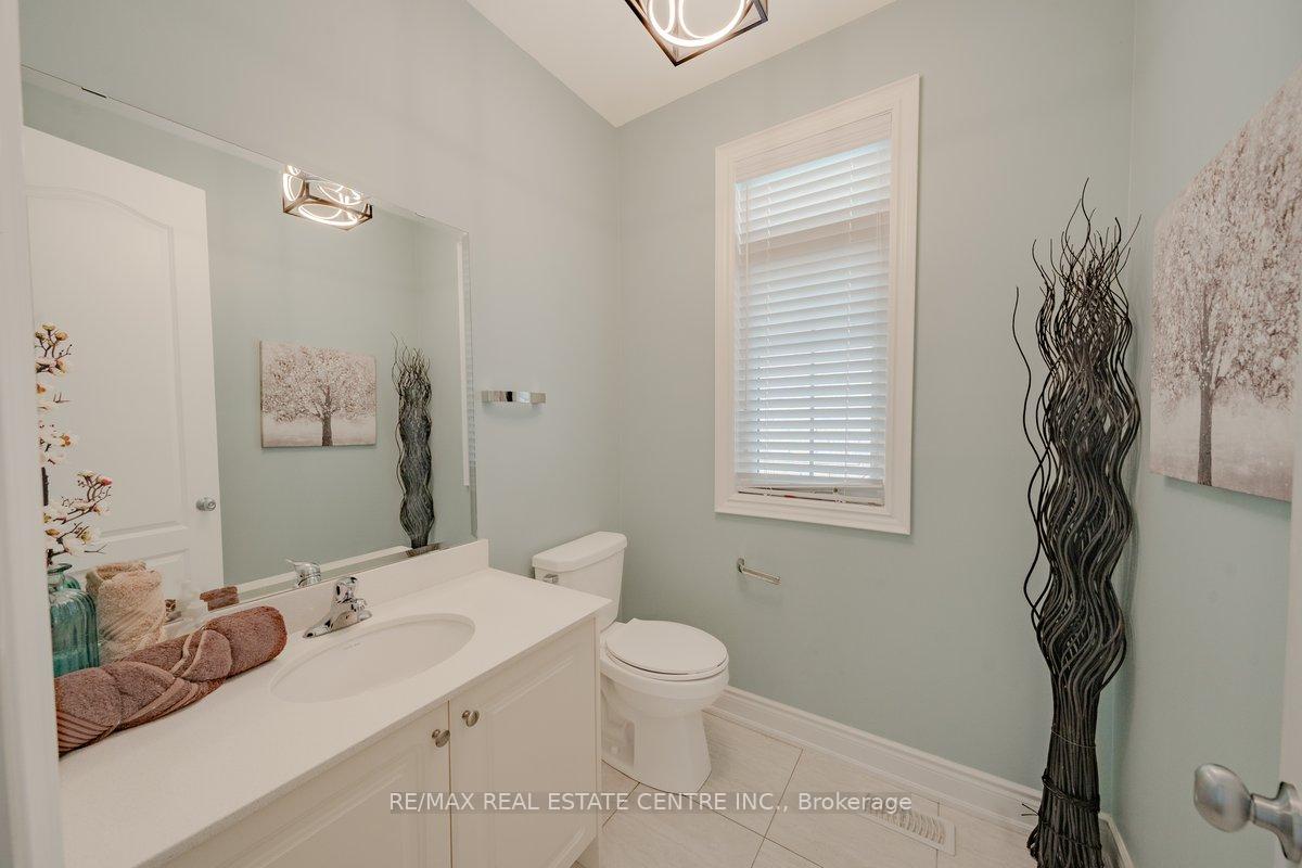 Photo 9 of 22 Malaspina Close N, Brampton, Bram West — HOMEH