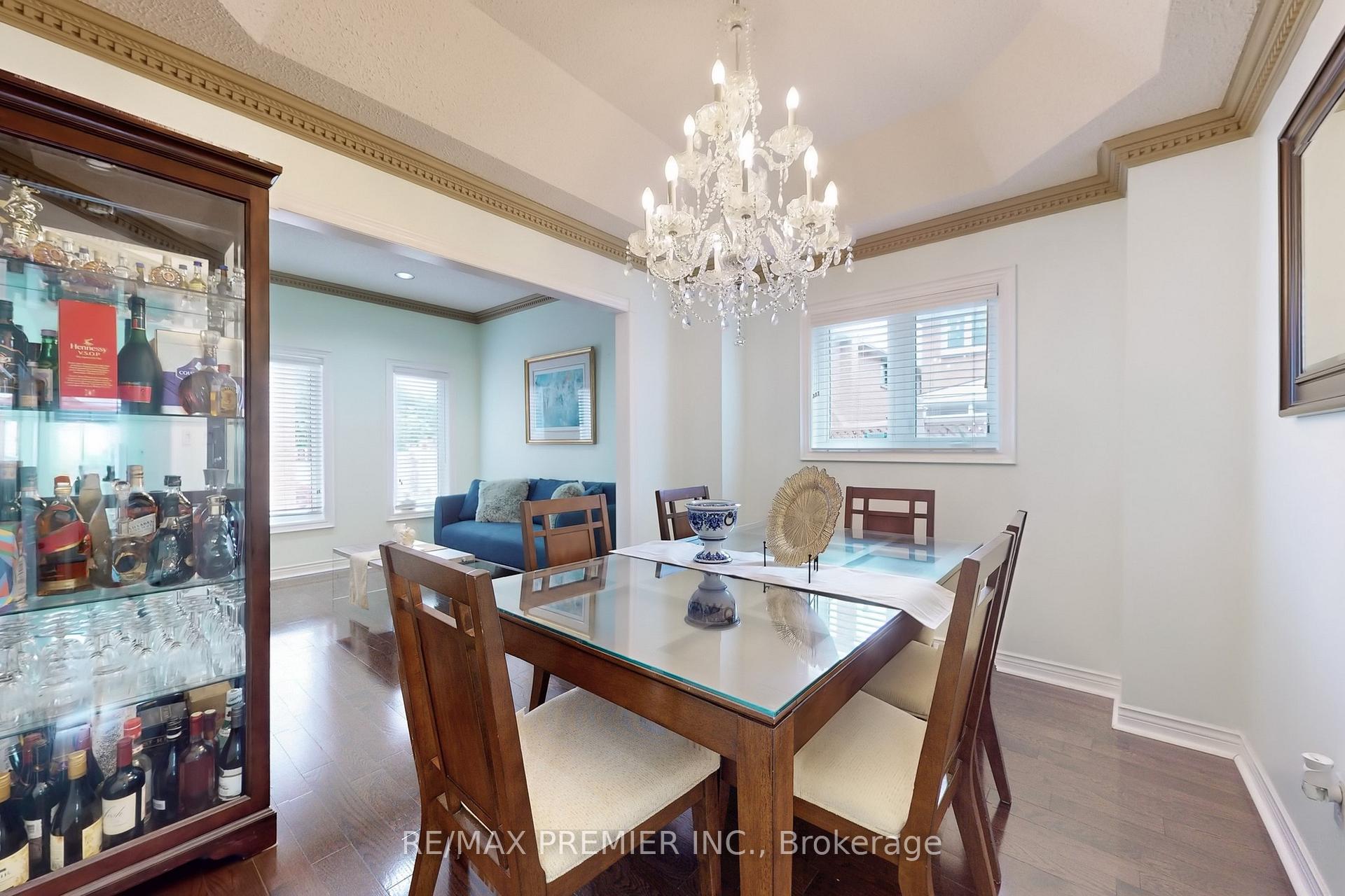 Photo 9 of 6 Bighorn Crescent, Brampton, Sandringham-Wellington — HOMEH