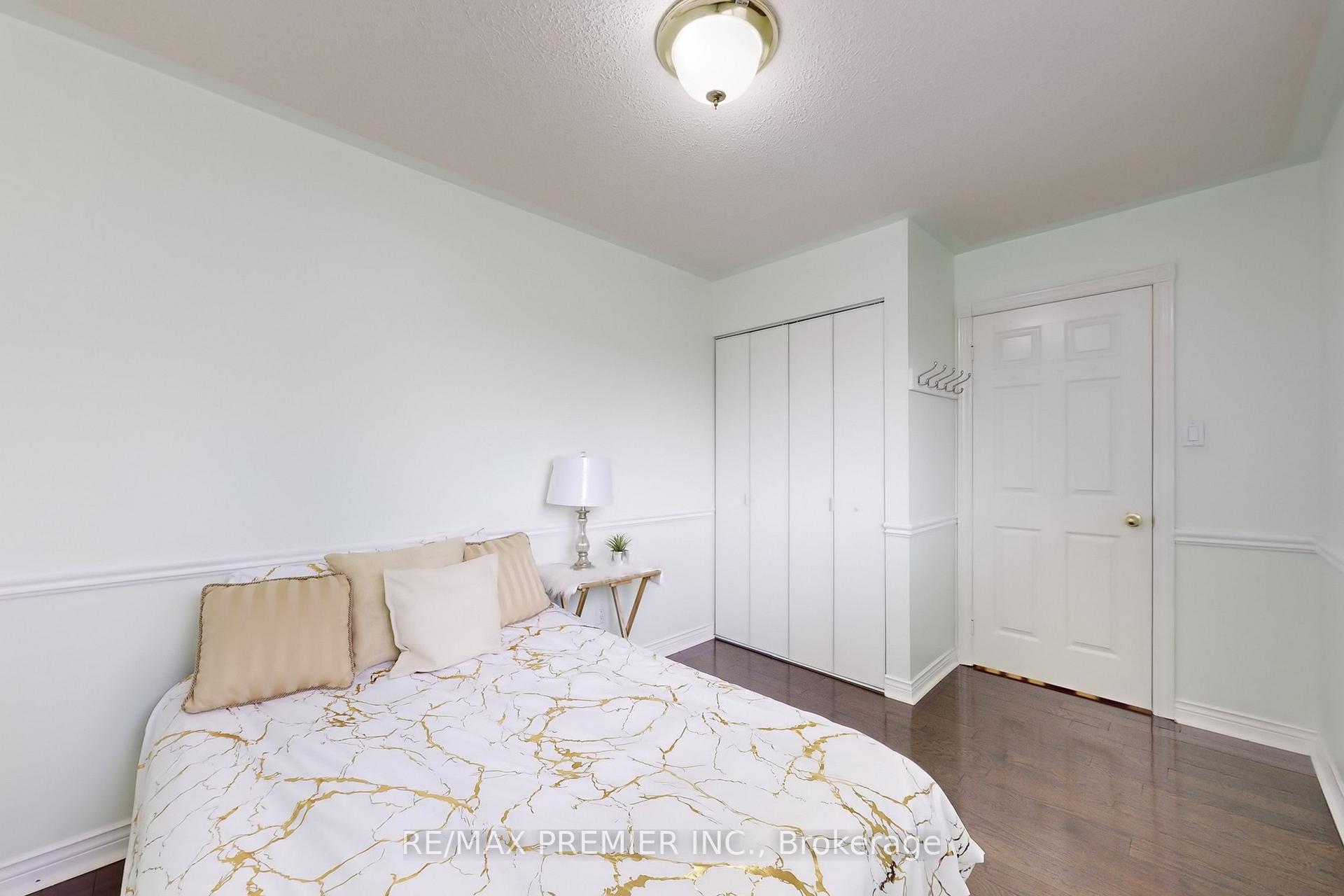 Photo 17 of 6 Bighorn Crescent, Brampton, Sandringham-Wellington — HOMEH