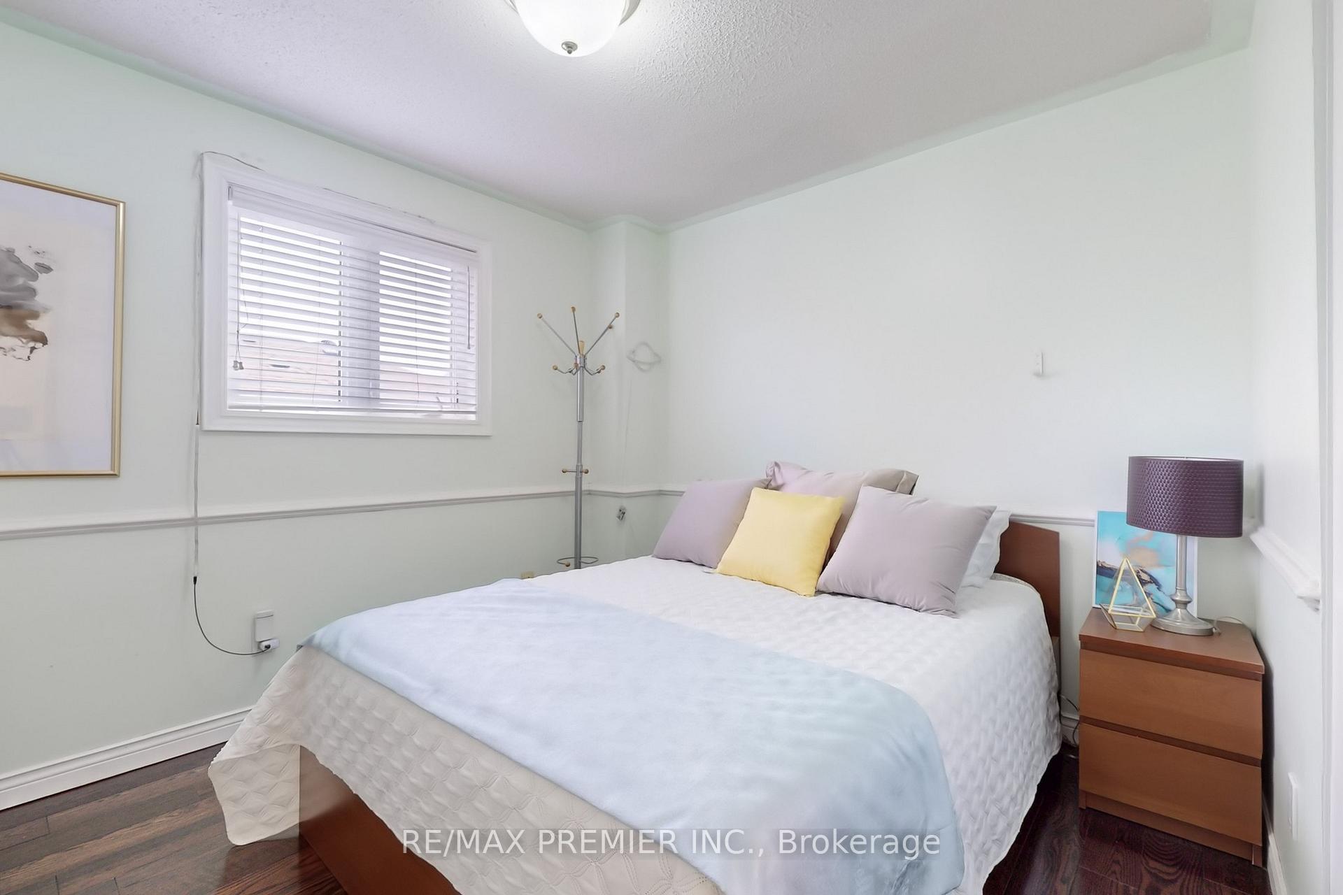 Photo 26 of 6 Bighorn Crescent, Brampton, Sandringham-Wellington — HOMEH