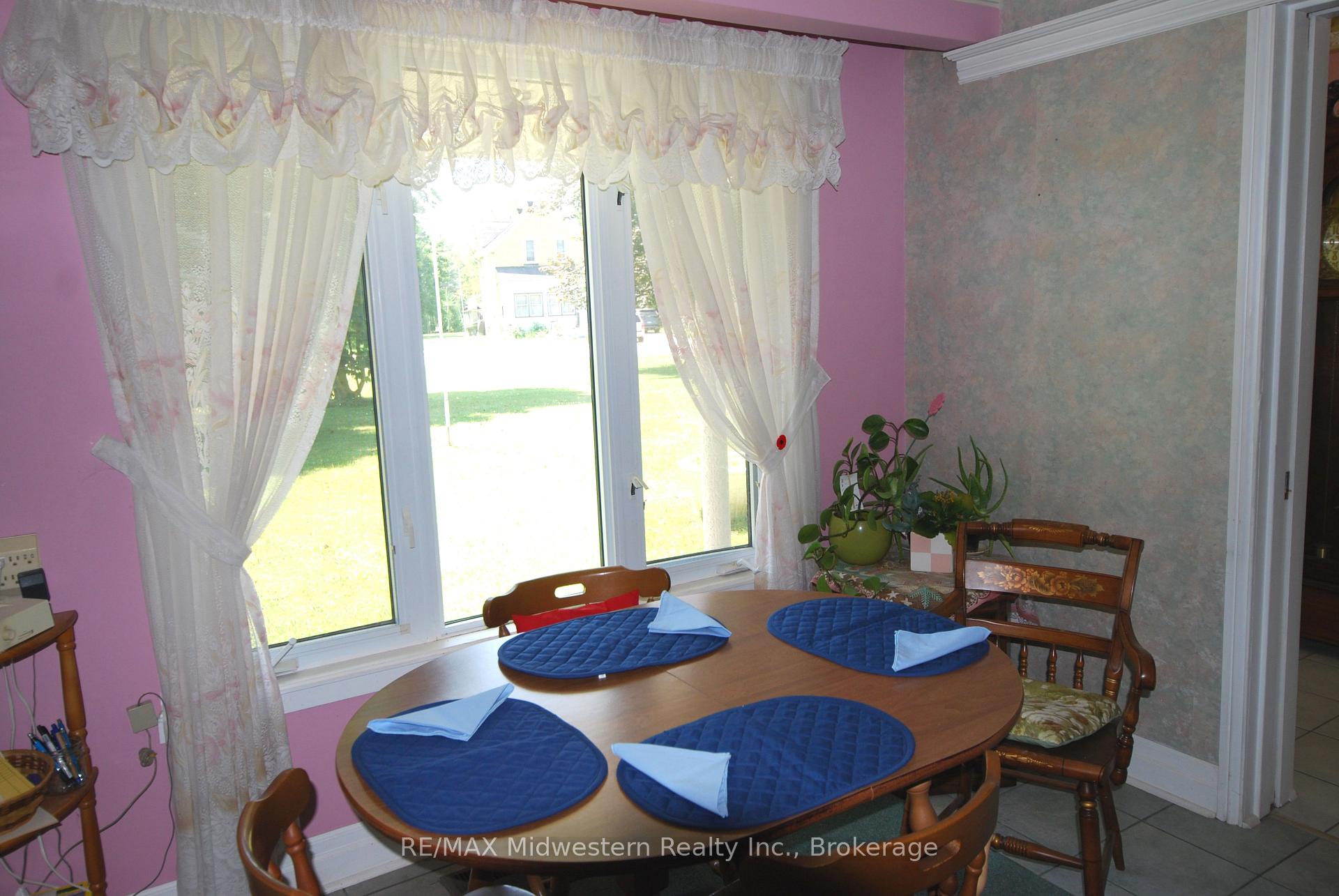Photo 5 of 68 Elora Street N, Minto — HOMEH