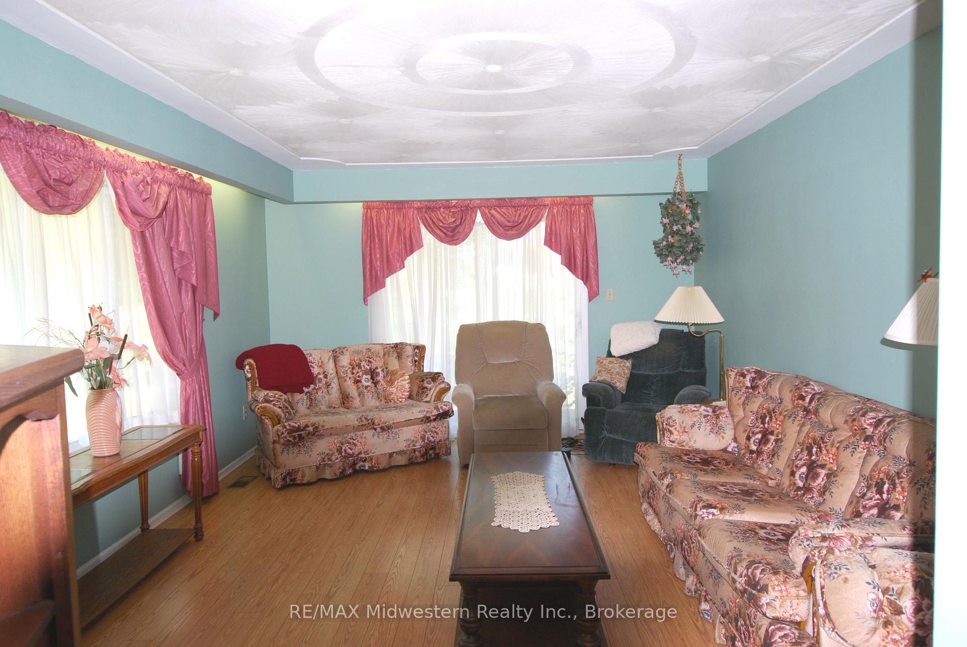 Photo 4 of 68 Elora Street N, Minto — HOMEH