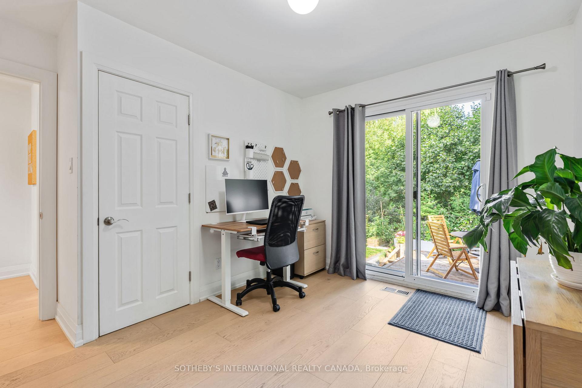 Photo 24 of 902 Vistula Drive, Pickering, West Shore — HOMEH