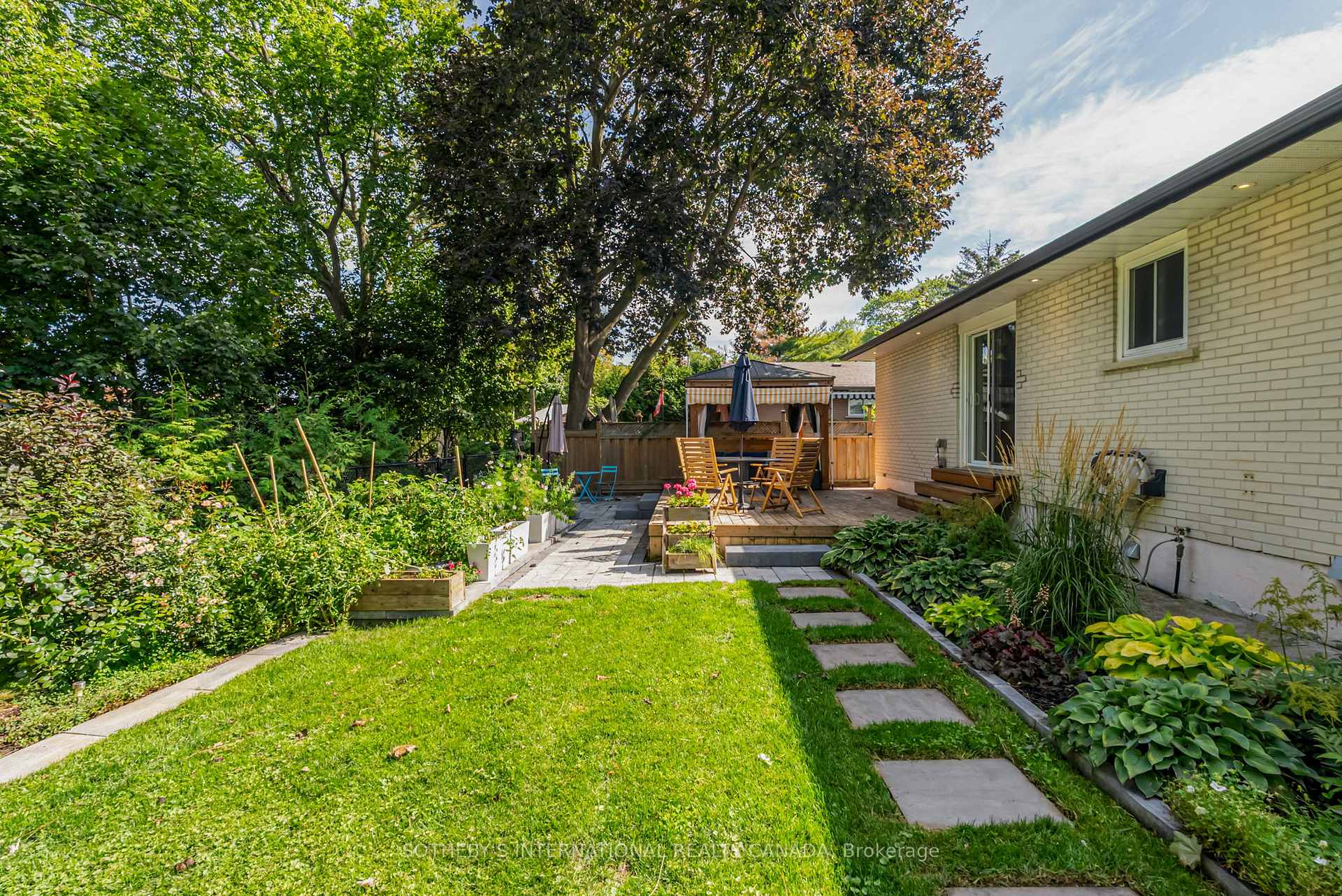 Photo 26 of 902 Vistula Drive, Pickering, West Shore — HOMEH