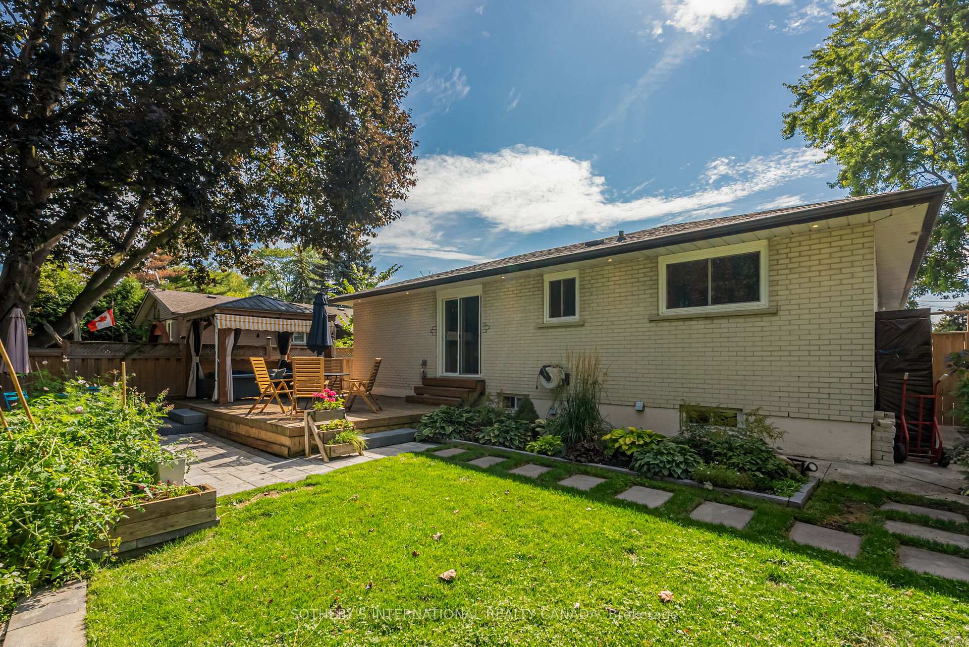 Photo 22 of 902 Vistula Drive, Pickering, West Shore — HOMEH