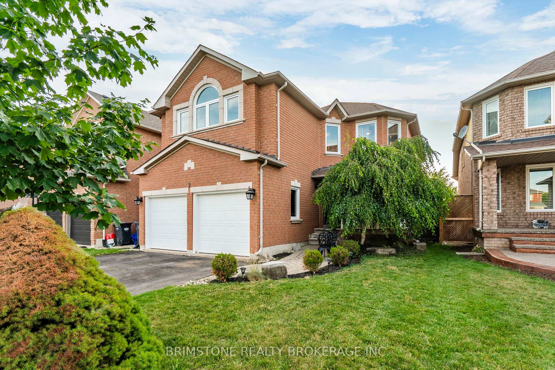 Front of 7 Banington Crescent