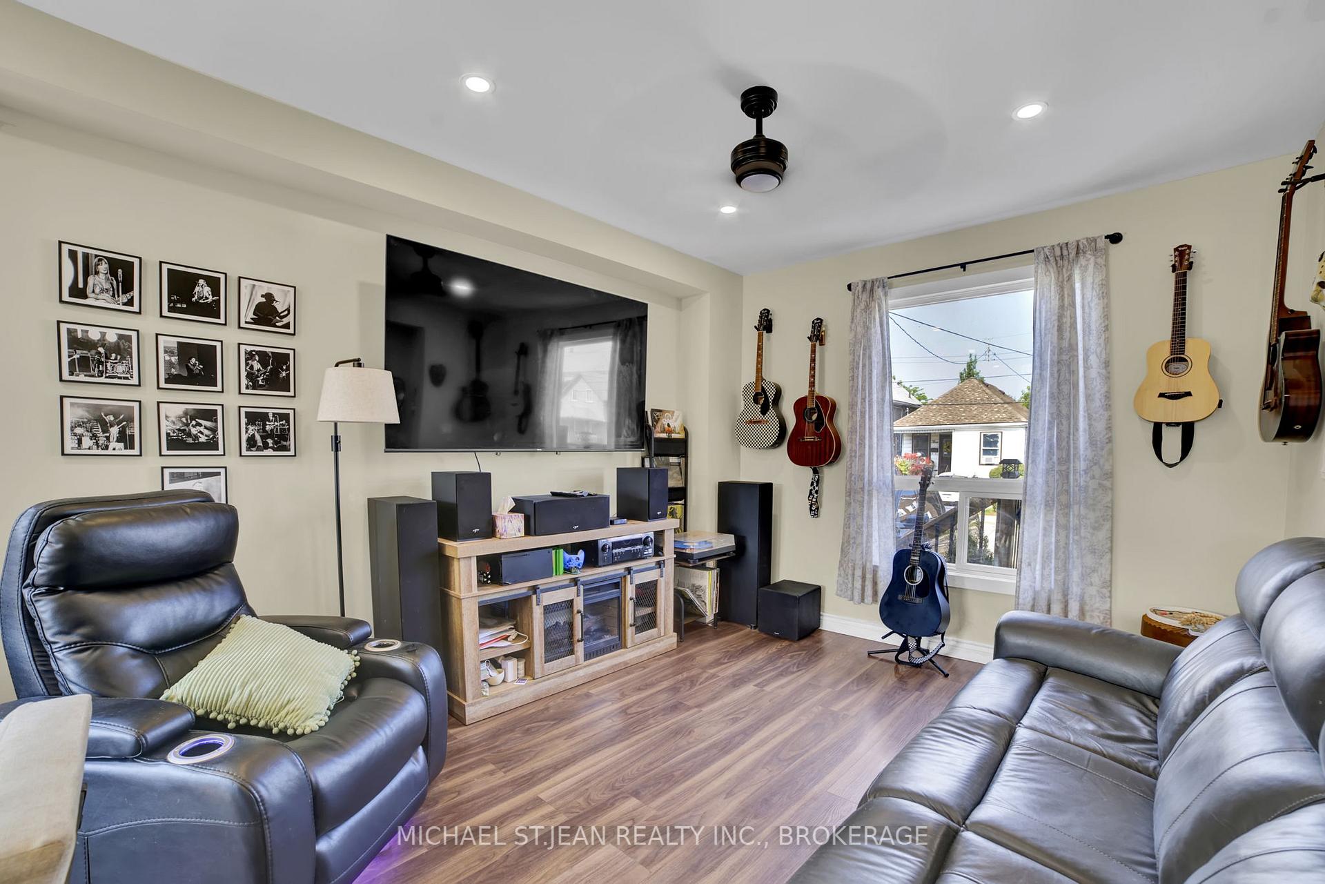 Photo 7 of 6 Frederick Avenue, Hamilton, Crown Point — HOMEH