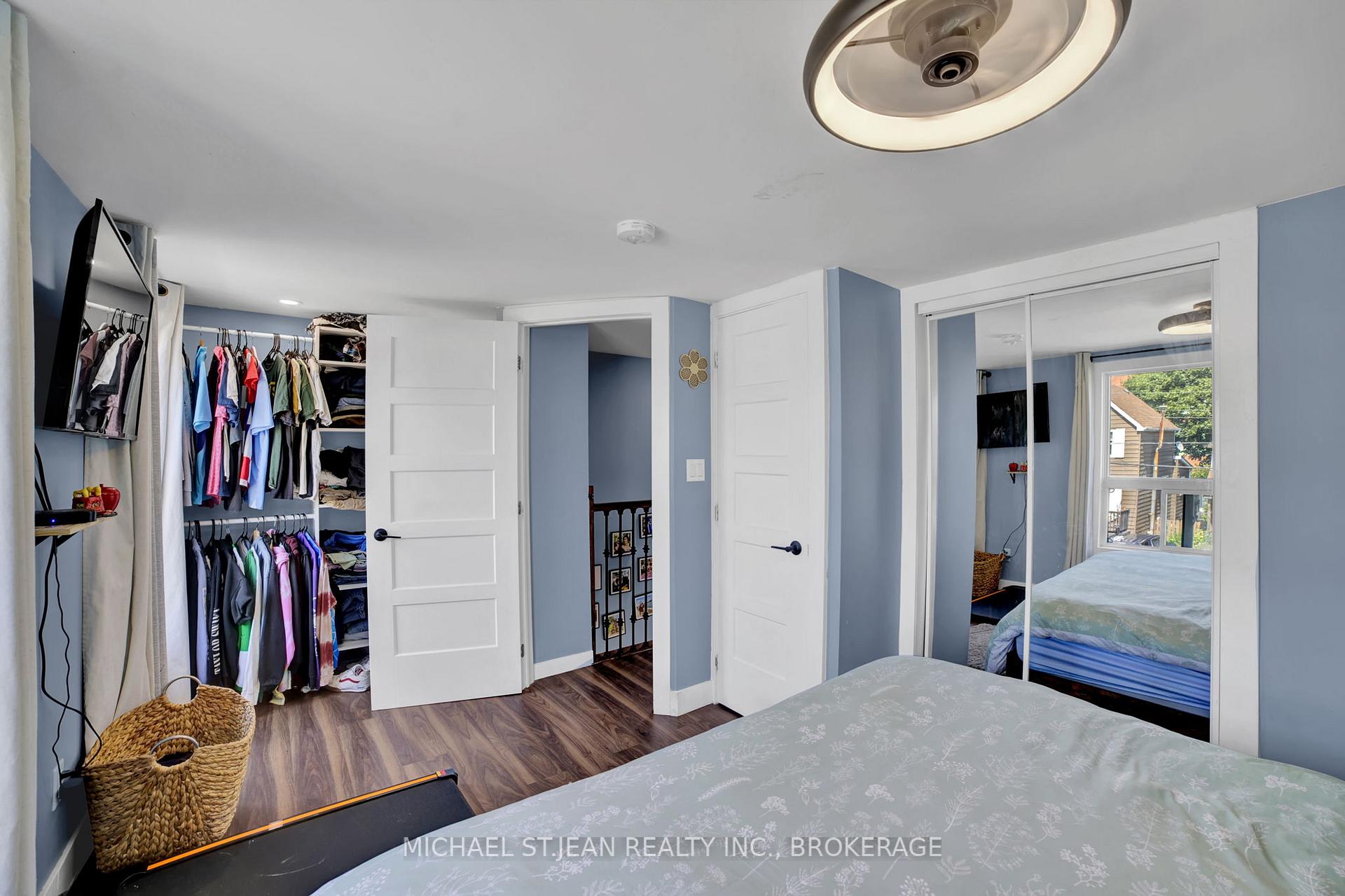 Photo 18 of 6 Frederick Avenue, Hamilton, Crown Point — HOMEH