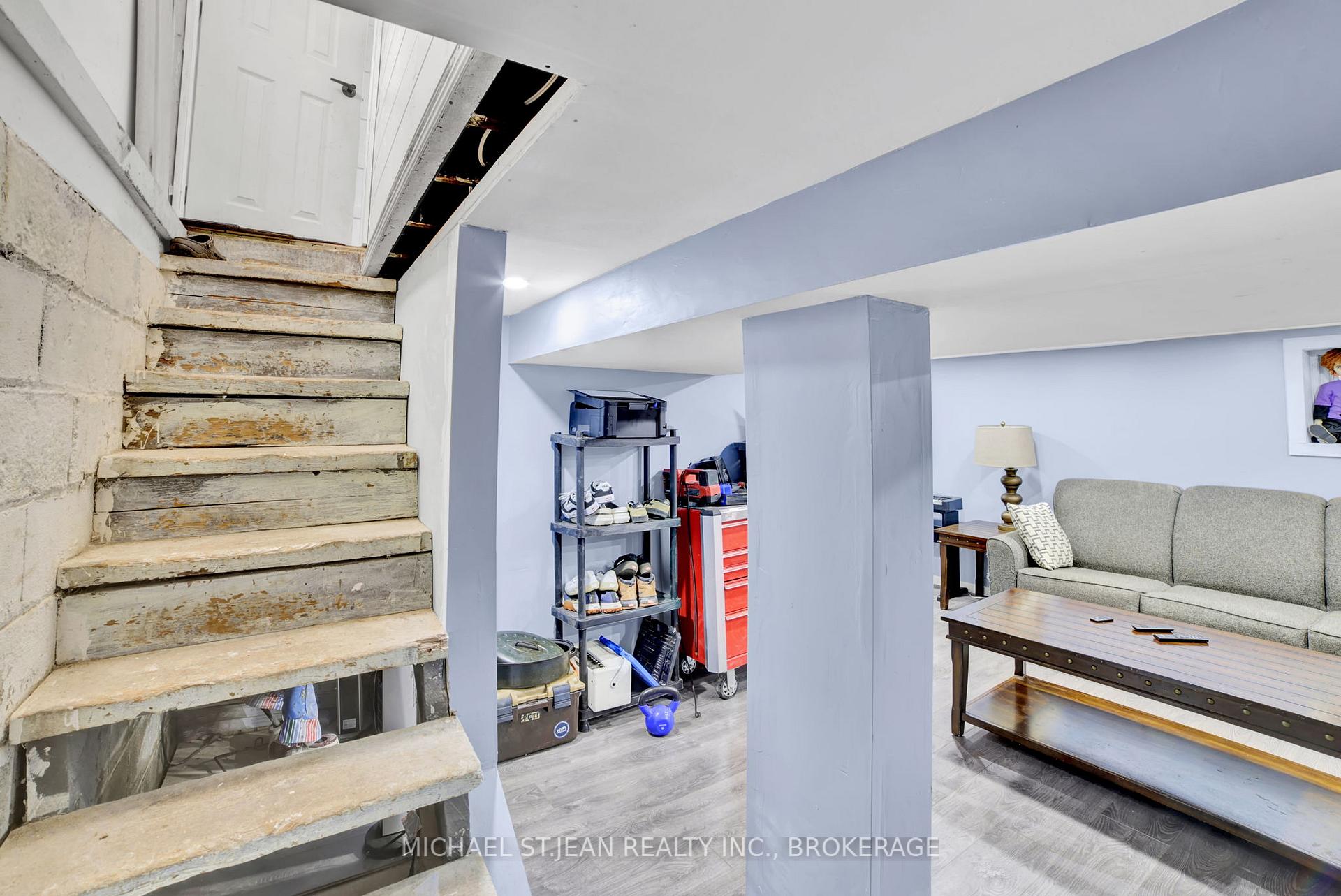 Photo 25 of 6 Frederick Avenue, Hamilton, Crown Point — HOMEH