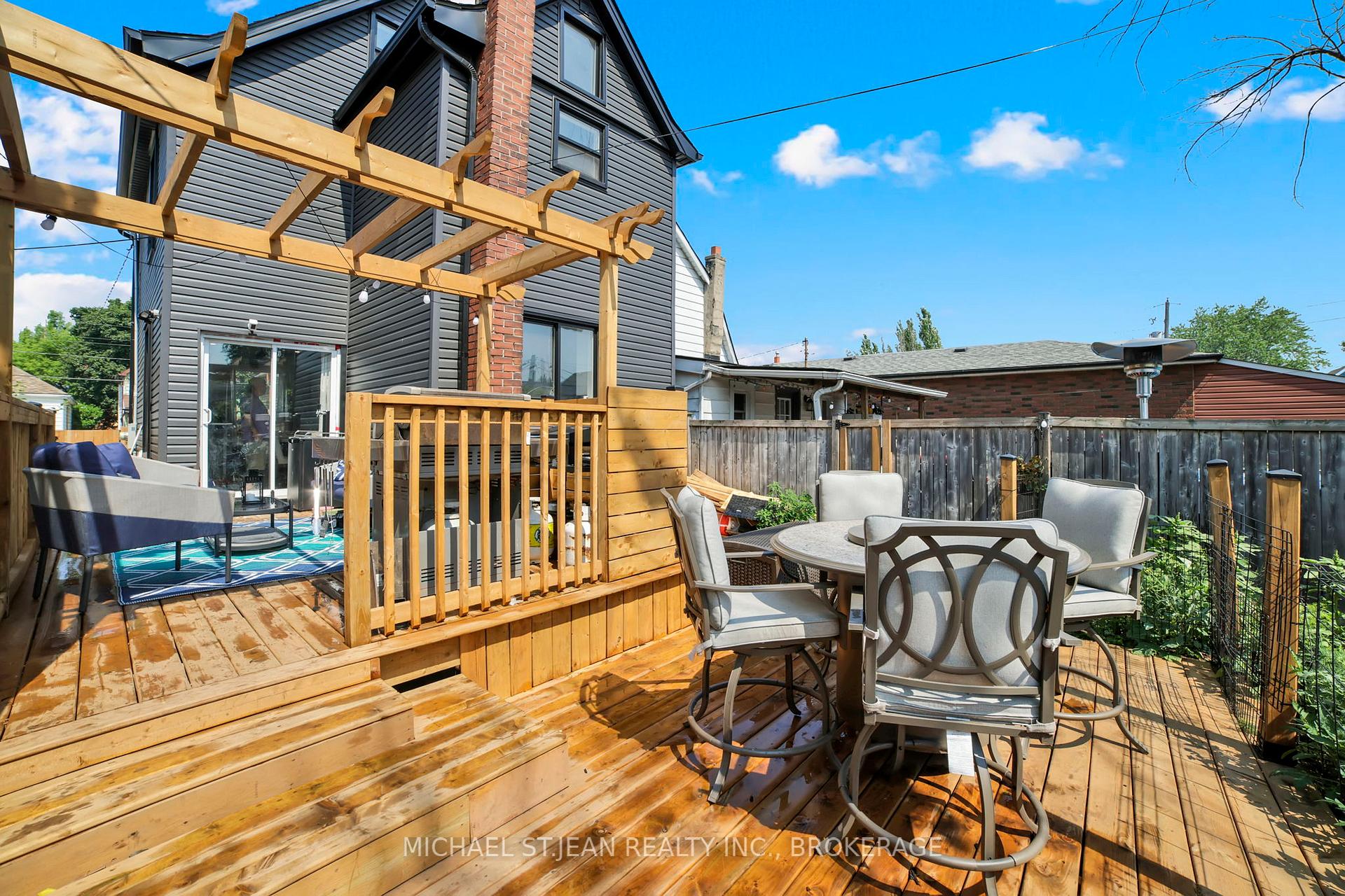 Photo 38 of 6 Frederick Avenue, Hamilton, Crown Point — HOMEH