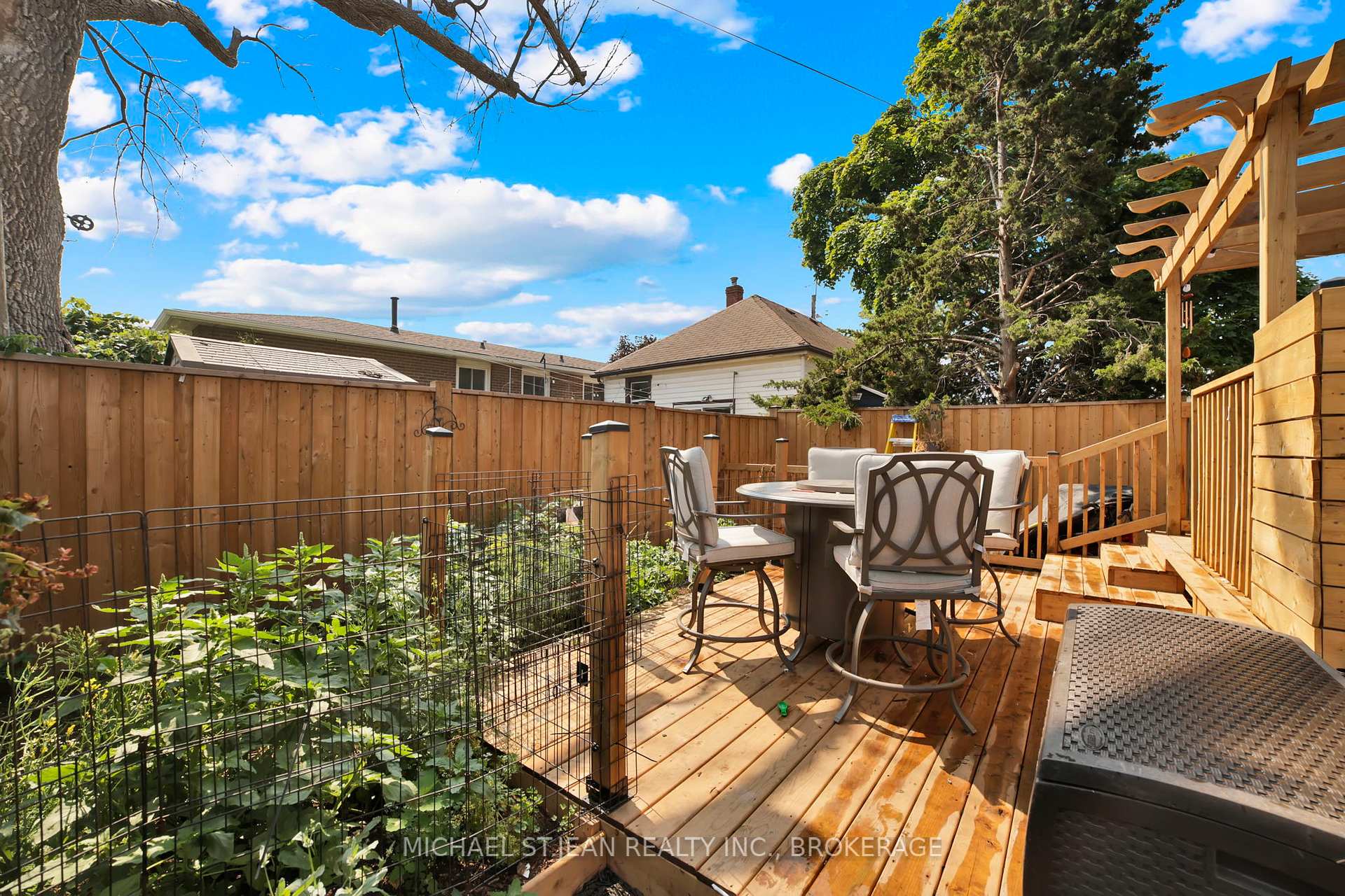 Photo 33 of 6 Frederick Avenue, Hamilton, Crown Point — HOMEH