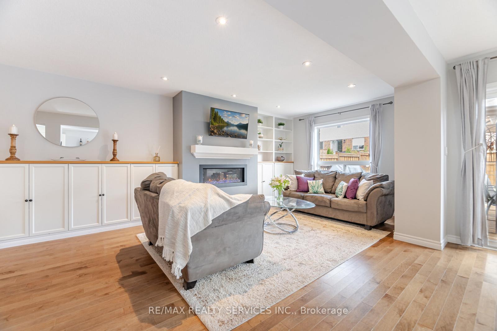 Photo 3 of 567 Starwood Drive, Guelph, Grange Road — HOMEH