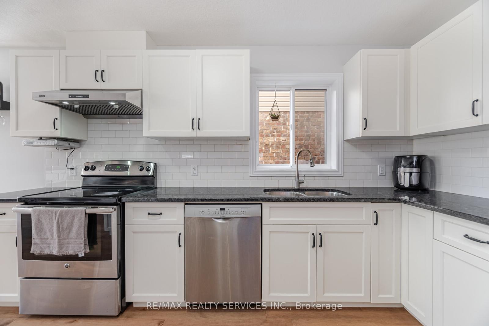 Photo 12 of 567 Starwood Drive, Guelph, Grange Road — HOMEH