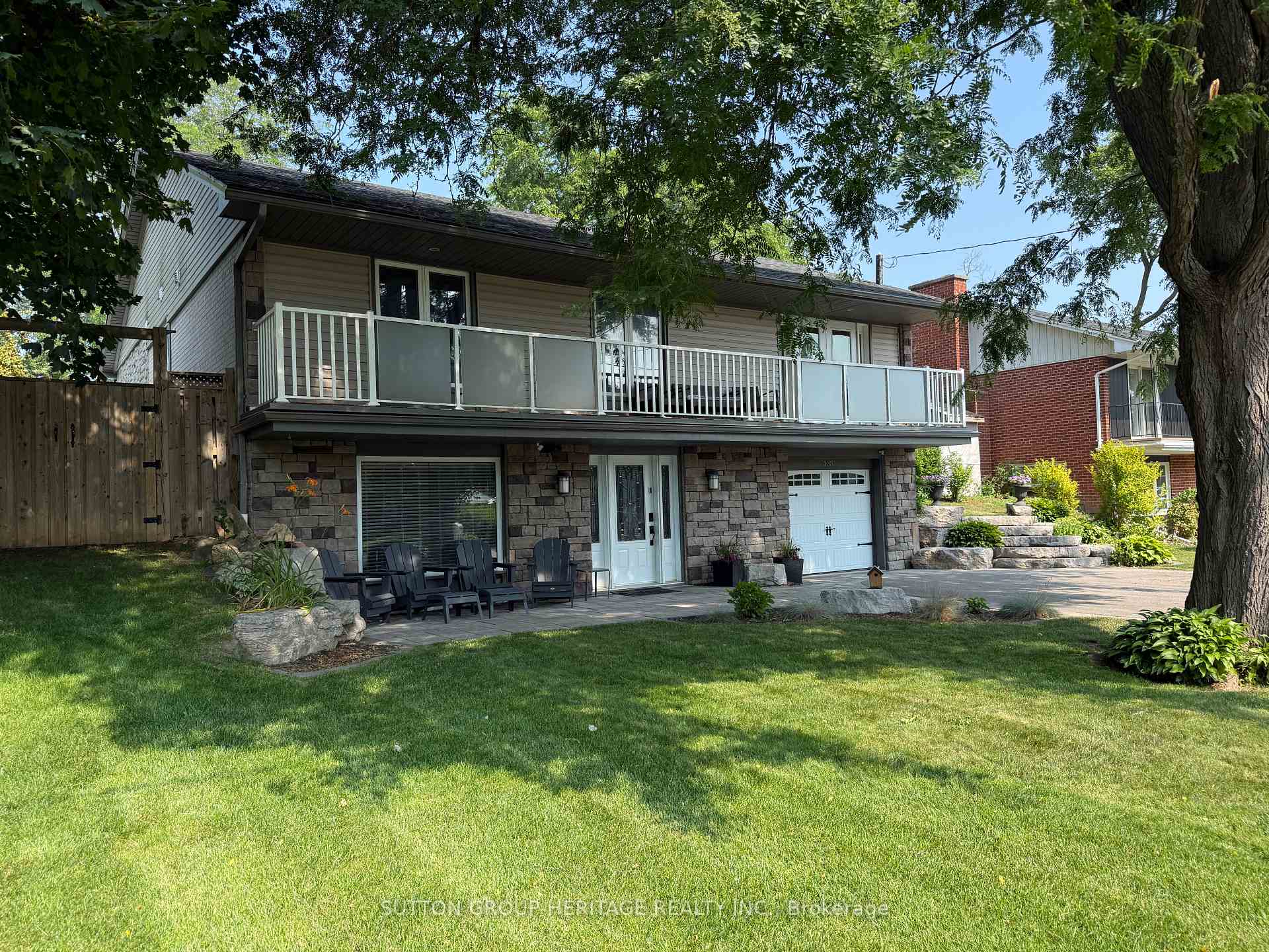 Photo 5 of 333 Fairview Drive, Whitby, Lynde Creek — HOMEH