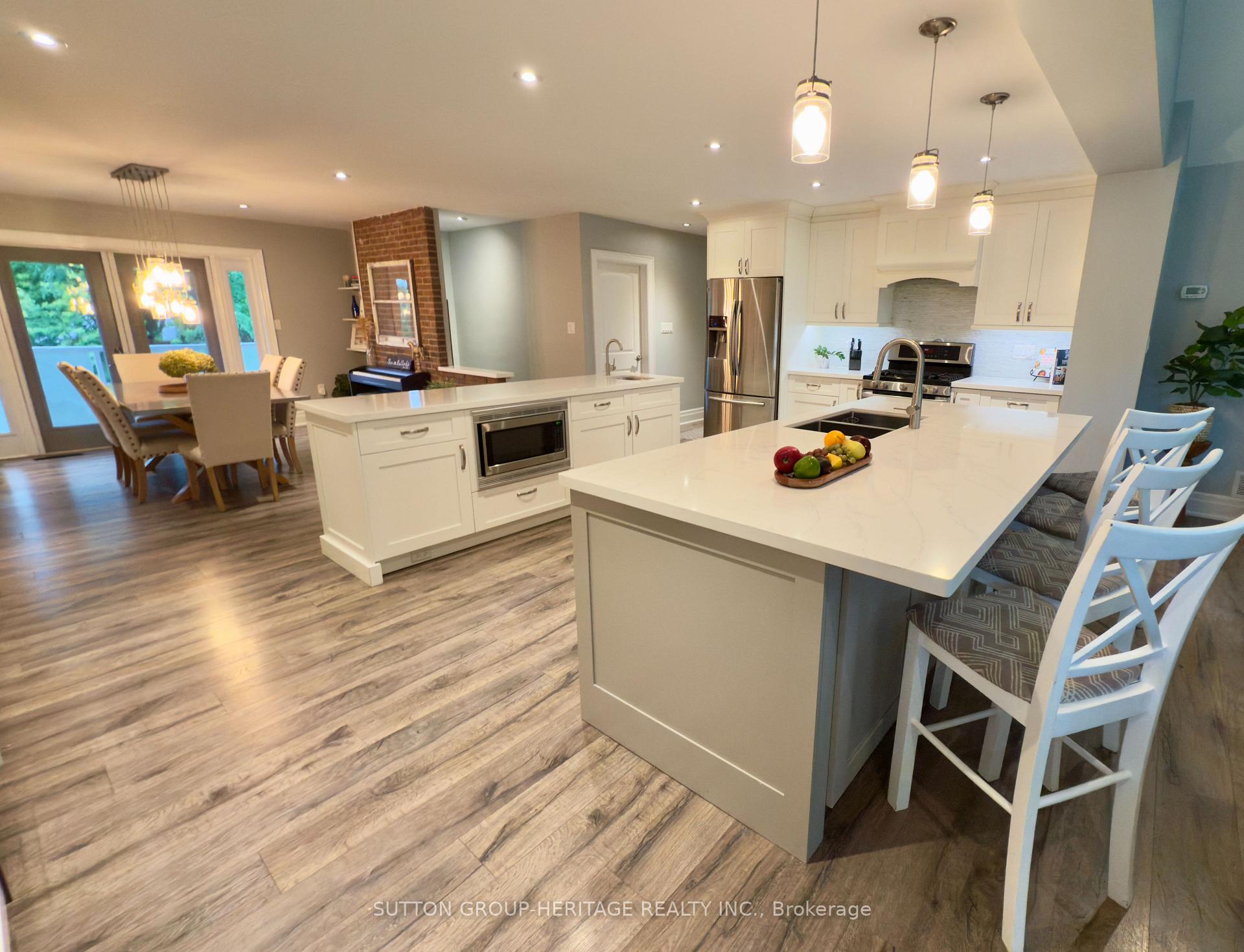 Photo 4 of 333 Fairview Drive, Whitby, Lynde Creek — HOMEH