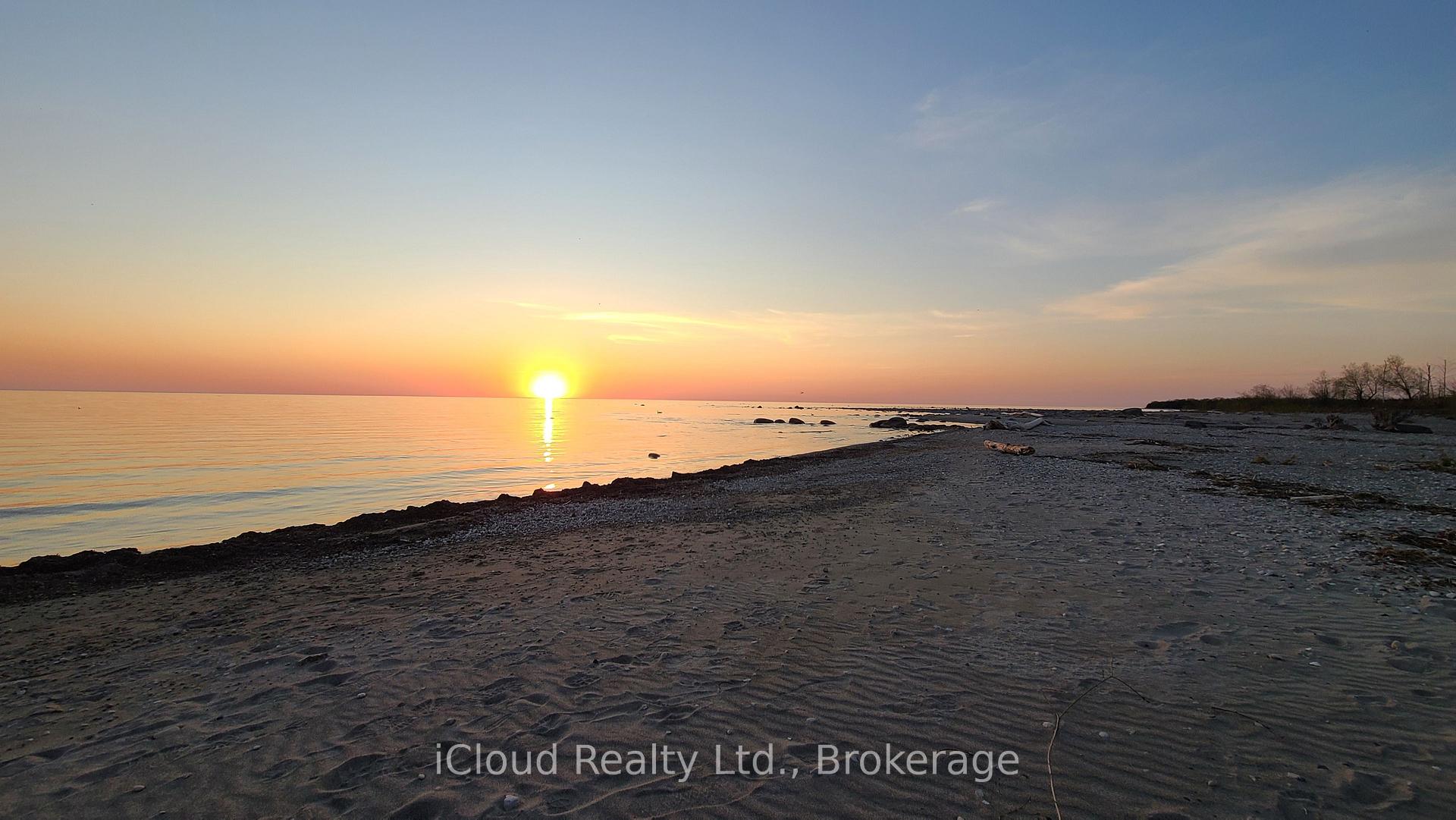 Photo 23 of 44 Red Cedar Drive S, Kincardine — HOMEH