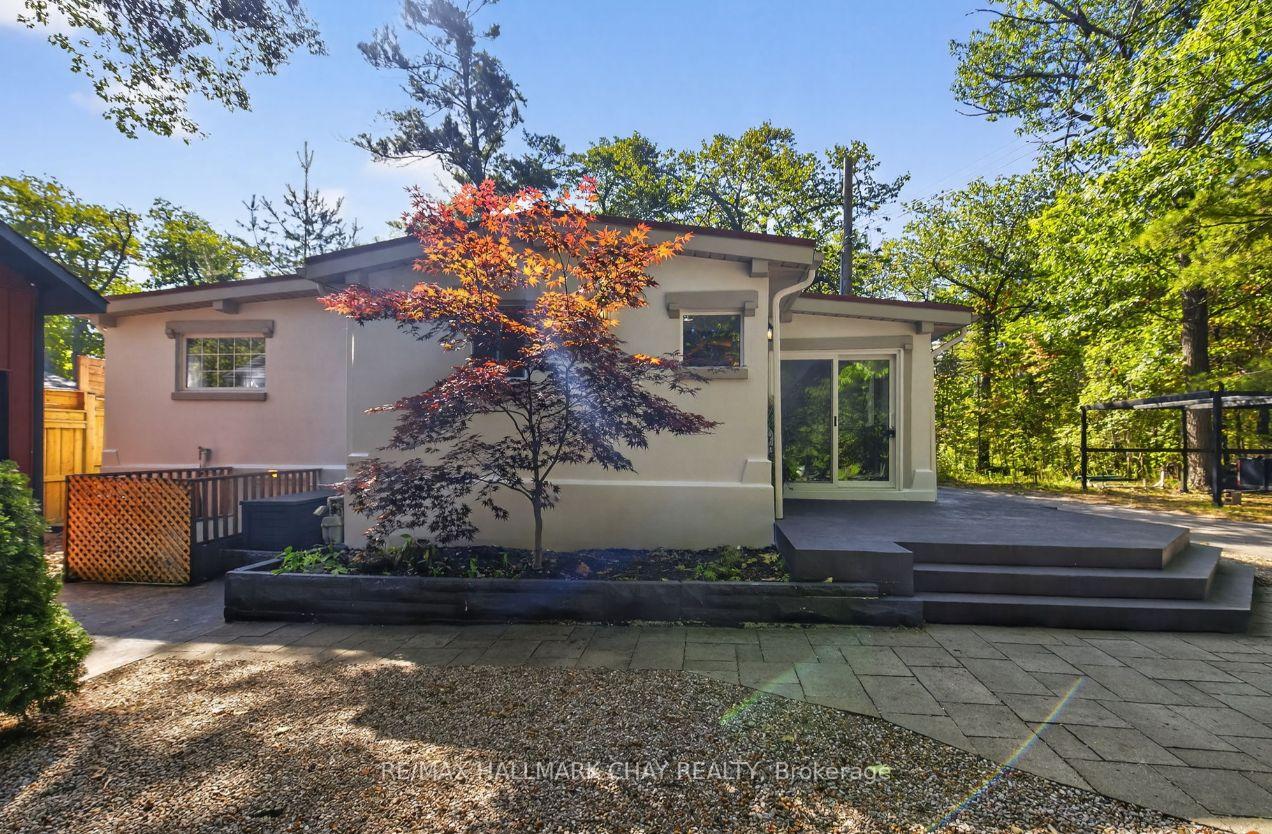 Photo 4 of 23 Pops Lane, Wasaga Beach — HOMEH