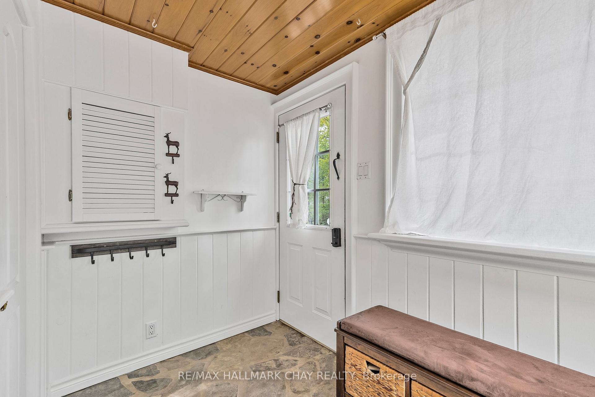Photo 2 of 23 Pops Lane, Wasaga Beach — HOMEH