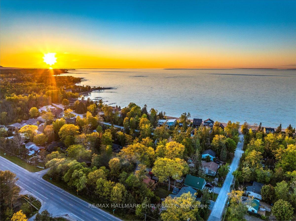 Photo 17 of 23 Pops Lane, Wasaga Beach — HOMEH