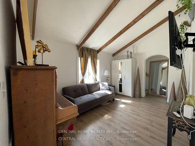 Photo 5 of 6068 Drummond Road, Niagara Falls, Dorchester — HOMEH