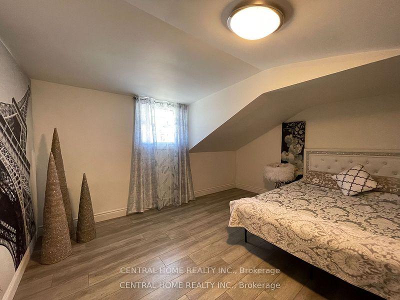 Photo 8 of 6068 Drummond Road, Niagara Falls, Dorchester — HOMEH