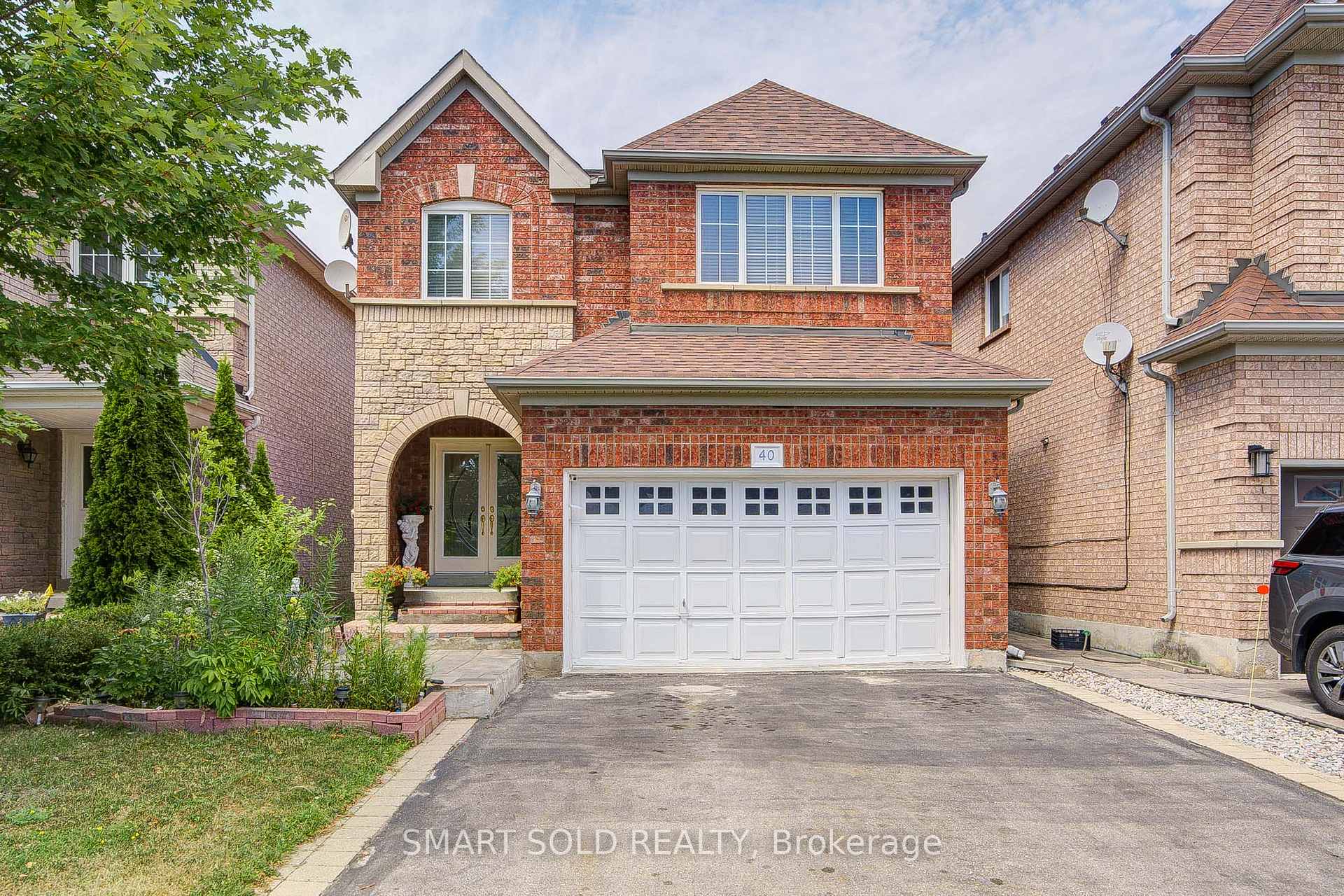 Front of 40 Tuscana Boulevard