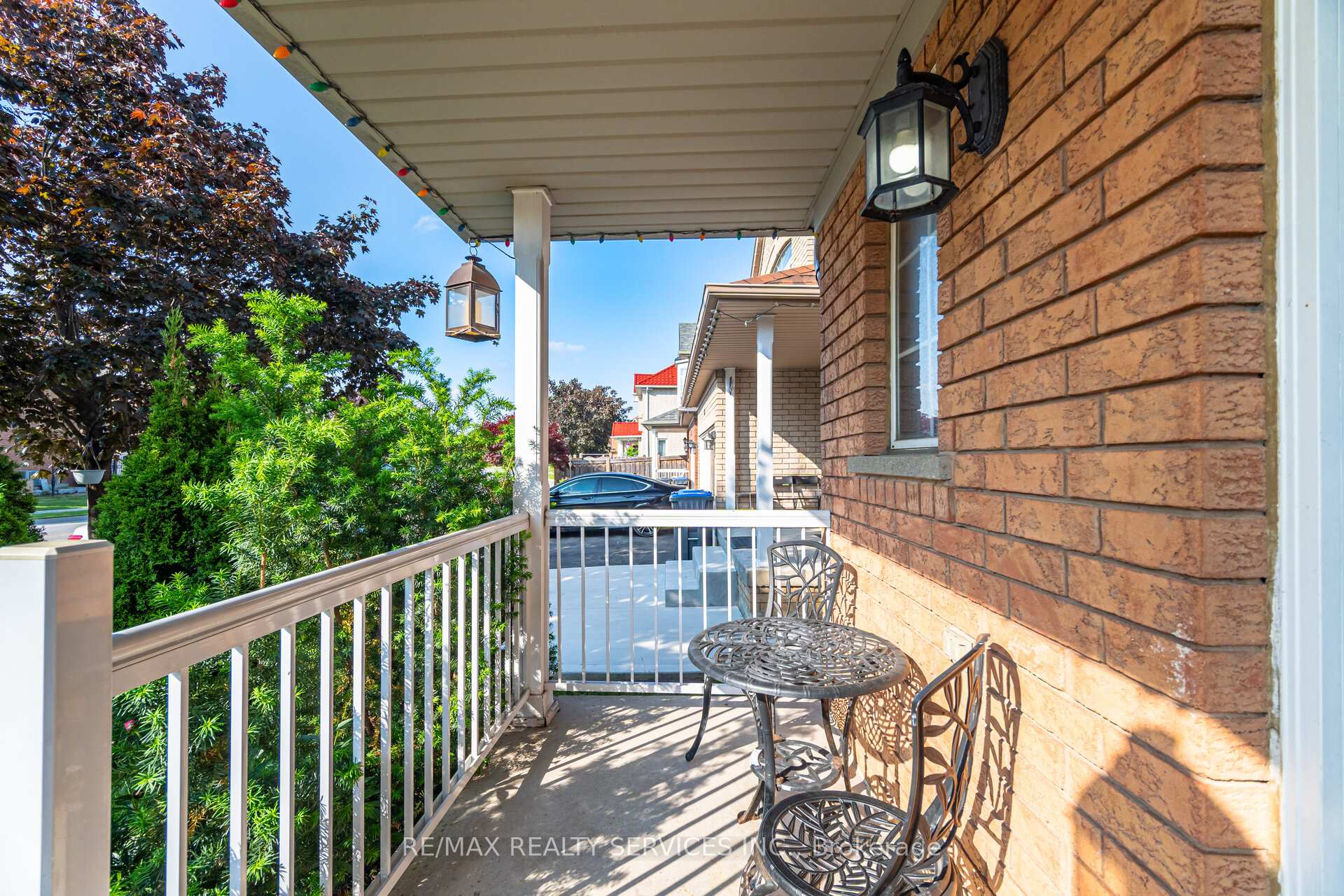 Photo 4 of 21 Queen Mary Drive, Brampton, Fletcher's Meadow — HOMEH