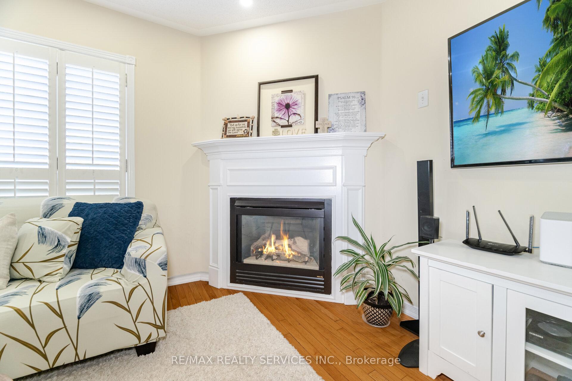 Photo 20 of 21 Queen Mary Drive, Brampton, Fletcher's Meadow — HOMEH