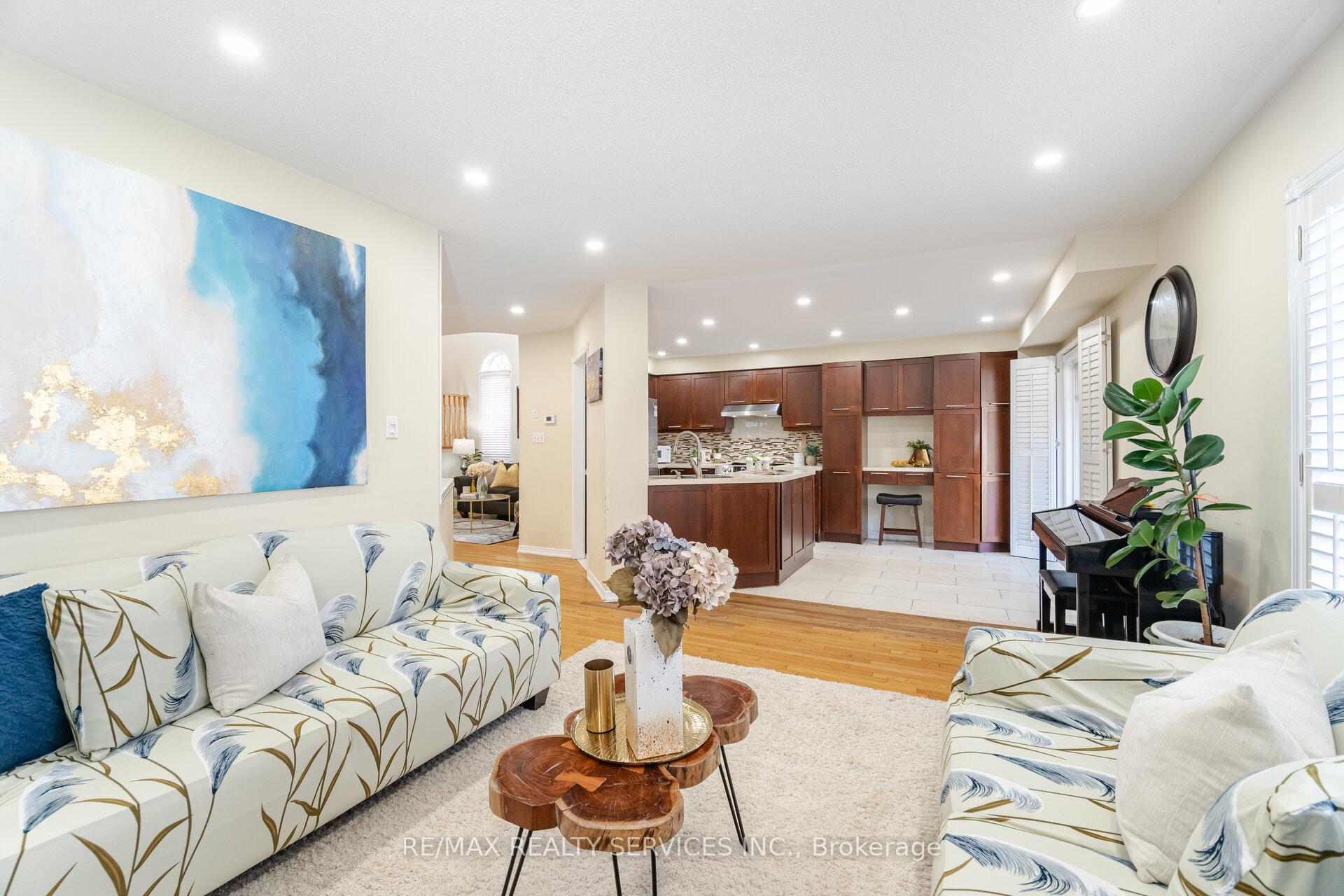 Photo 21 of 21 Queen Mary Drive, Brampton, Fletcher's Meadow — HOMEH