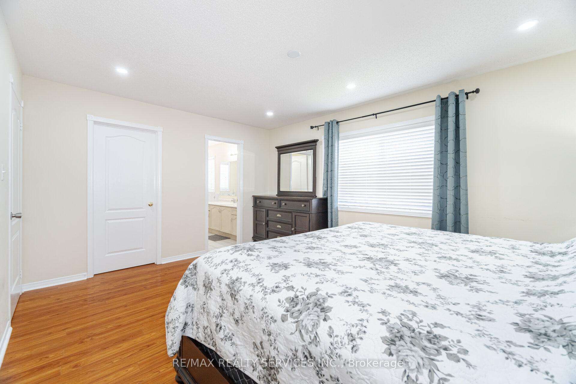 Photo 48 of 21 Queen Mary Drive, Brampton, Fletcher's Meadow — HOMEH
