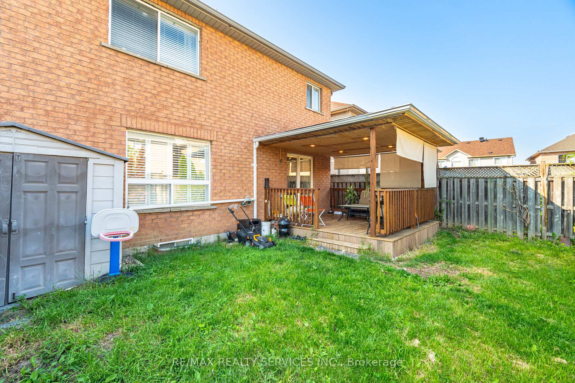 Photo 49 of 21 Queen Mary Drive, Brampton, Fletcher's Meadow — HOMEH