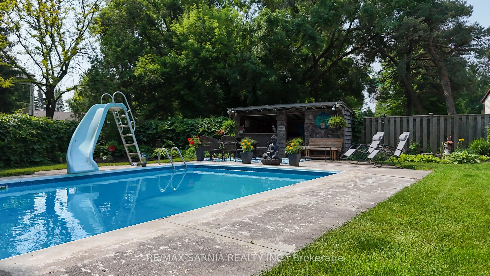 Photo 5 of 231 Main Street, Lucan Biddulph, Lucan — HOMEH