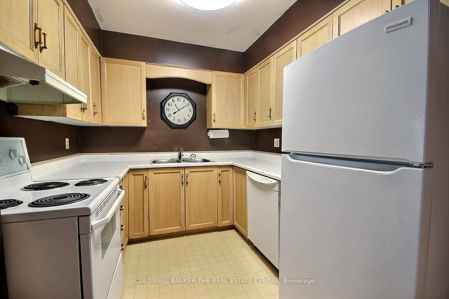 Photo 2 of 375 John Street S, Gravenhurst, Muskoka (S) — HOMEH