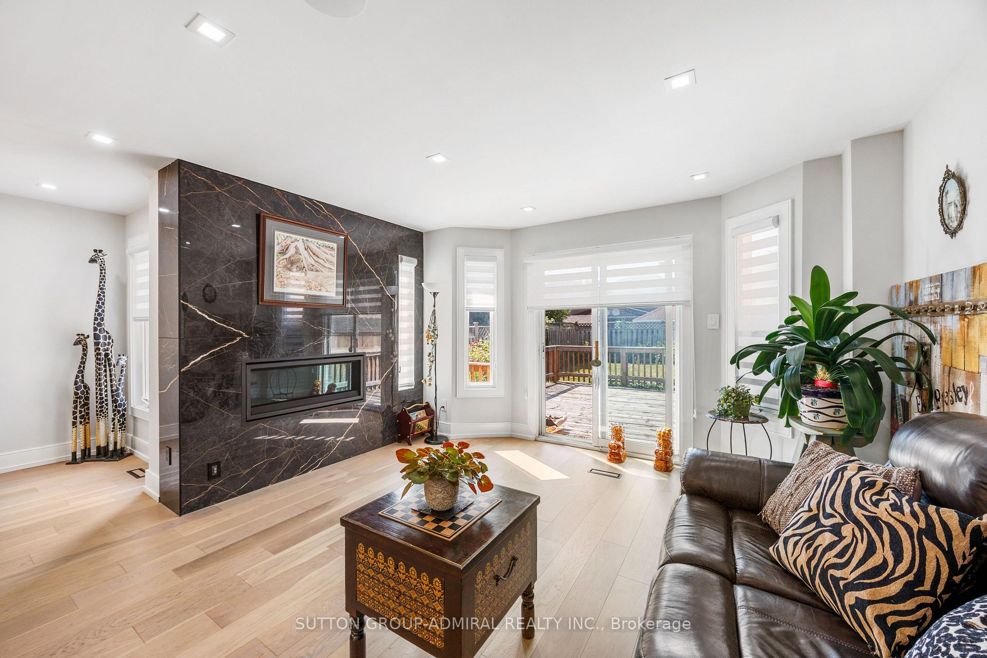 Photo 8 of 134 Gailcrest Circle, Vaughan, Crestwood-Springfarm-Yorkhill — HOMEH