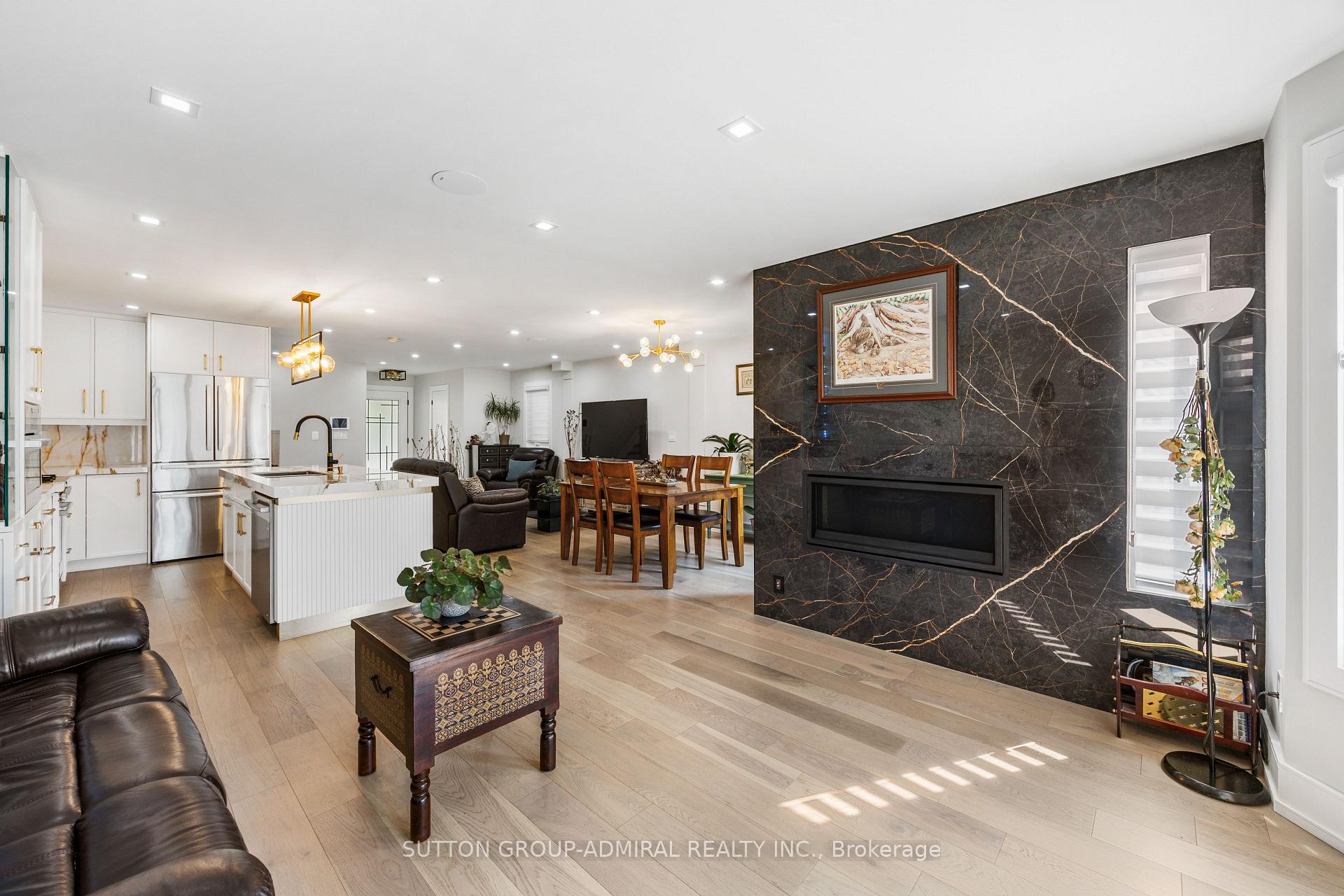 Photo 7 of 134 Gailcrest Circle, Vaughan, Crestwood-Springfarm-Yorkhill — HOMEH