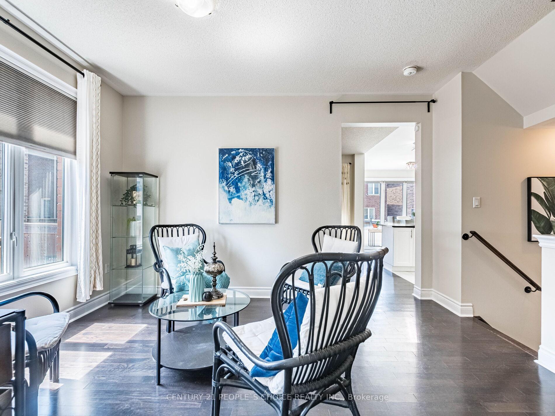 Photo 6 of 4 Dunley Crescent, Brampton, Credit Valley — HOMEH