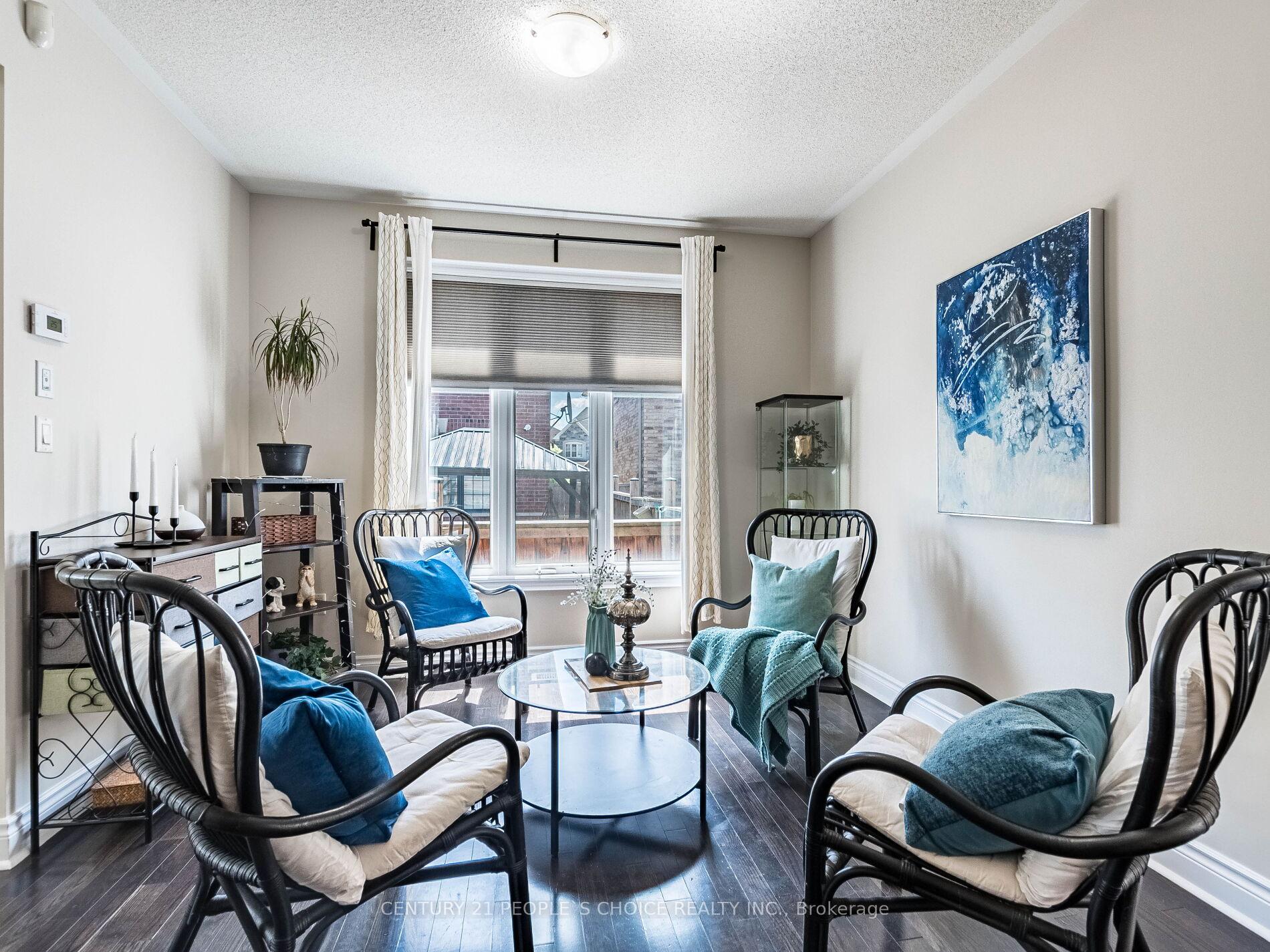 Photo 7 of 4 Dunley Crescent, Brampton, Credit Valley — HOMEH